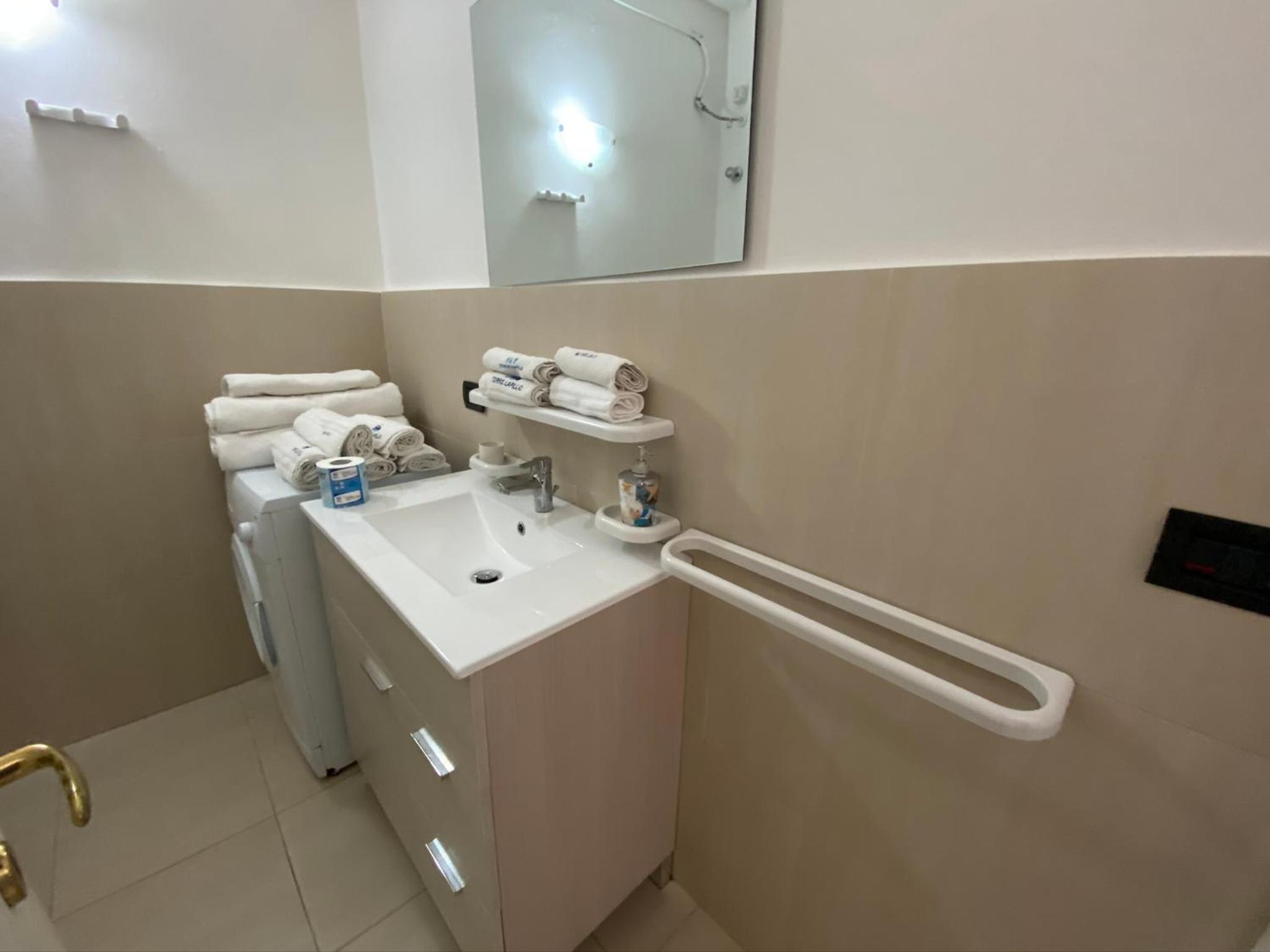 One-Bedroom House photo 2