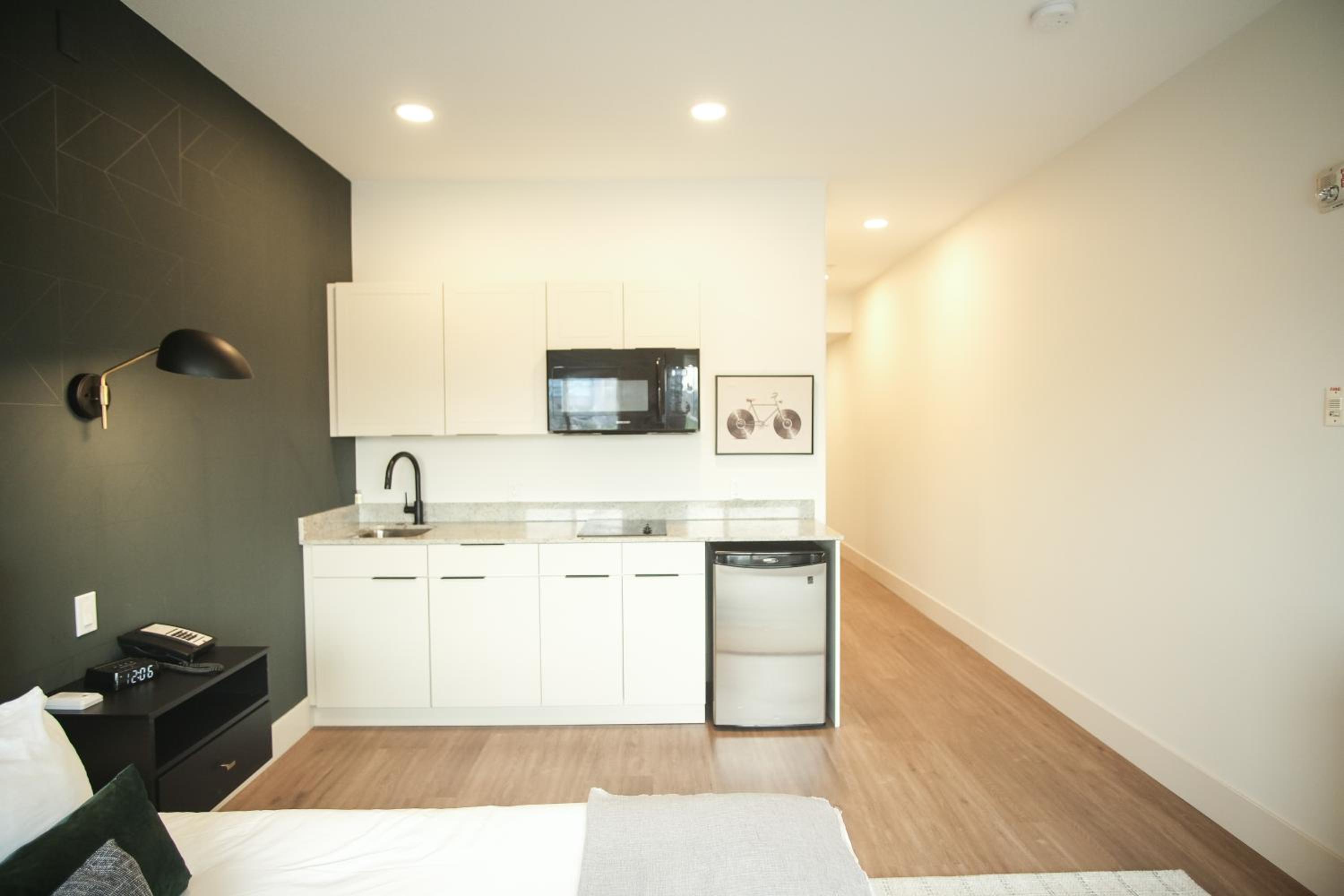 2 Queen Beds, Two-Bedroom, Suite, Non-Smoking - Photo 5