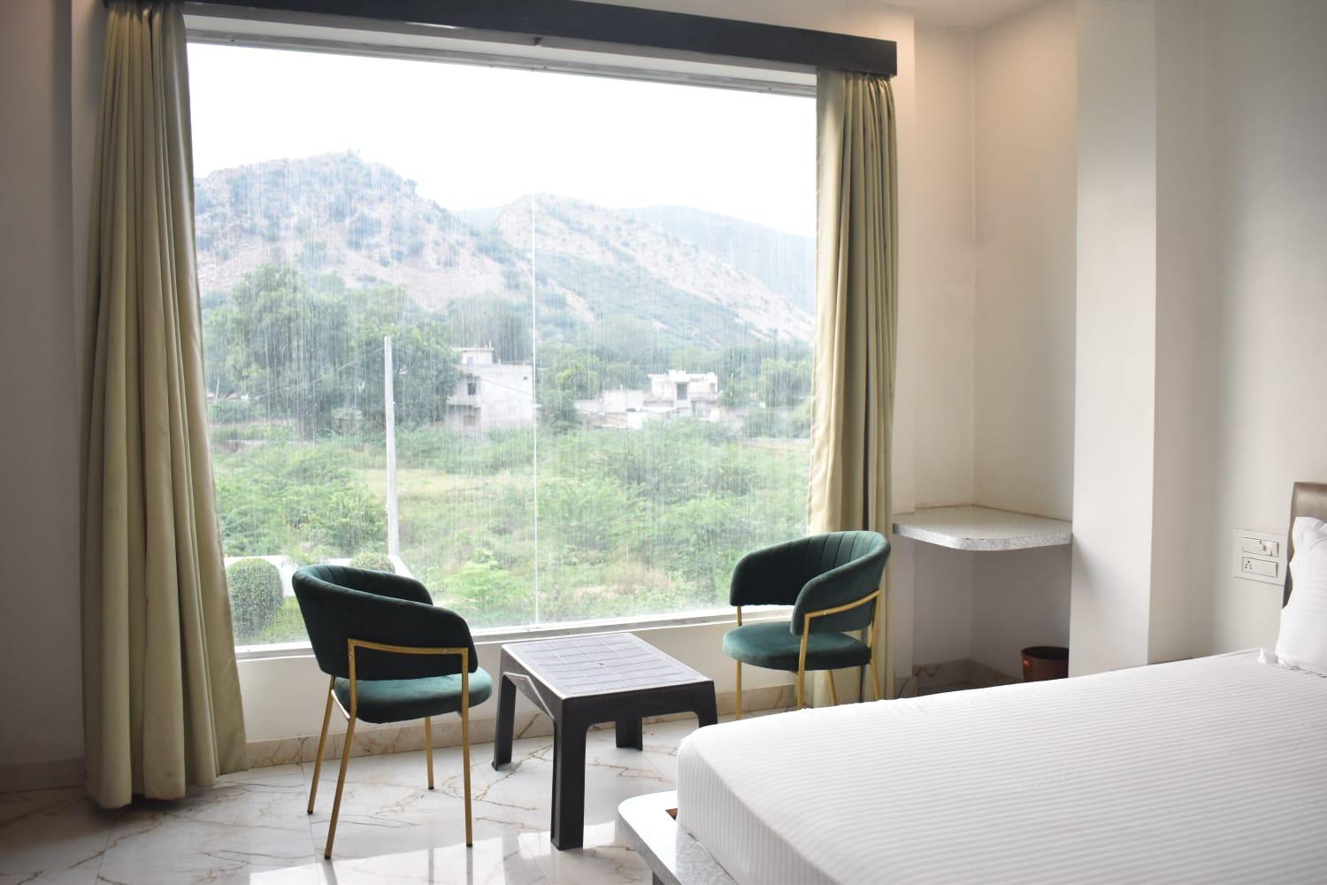 Suite With Mountain View photo 2