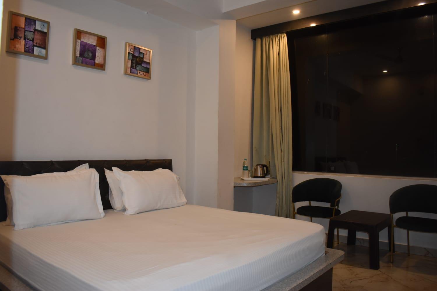 Suite With Mountain View
