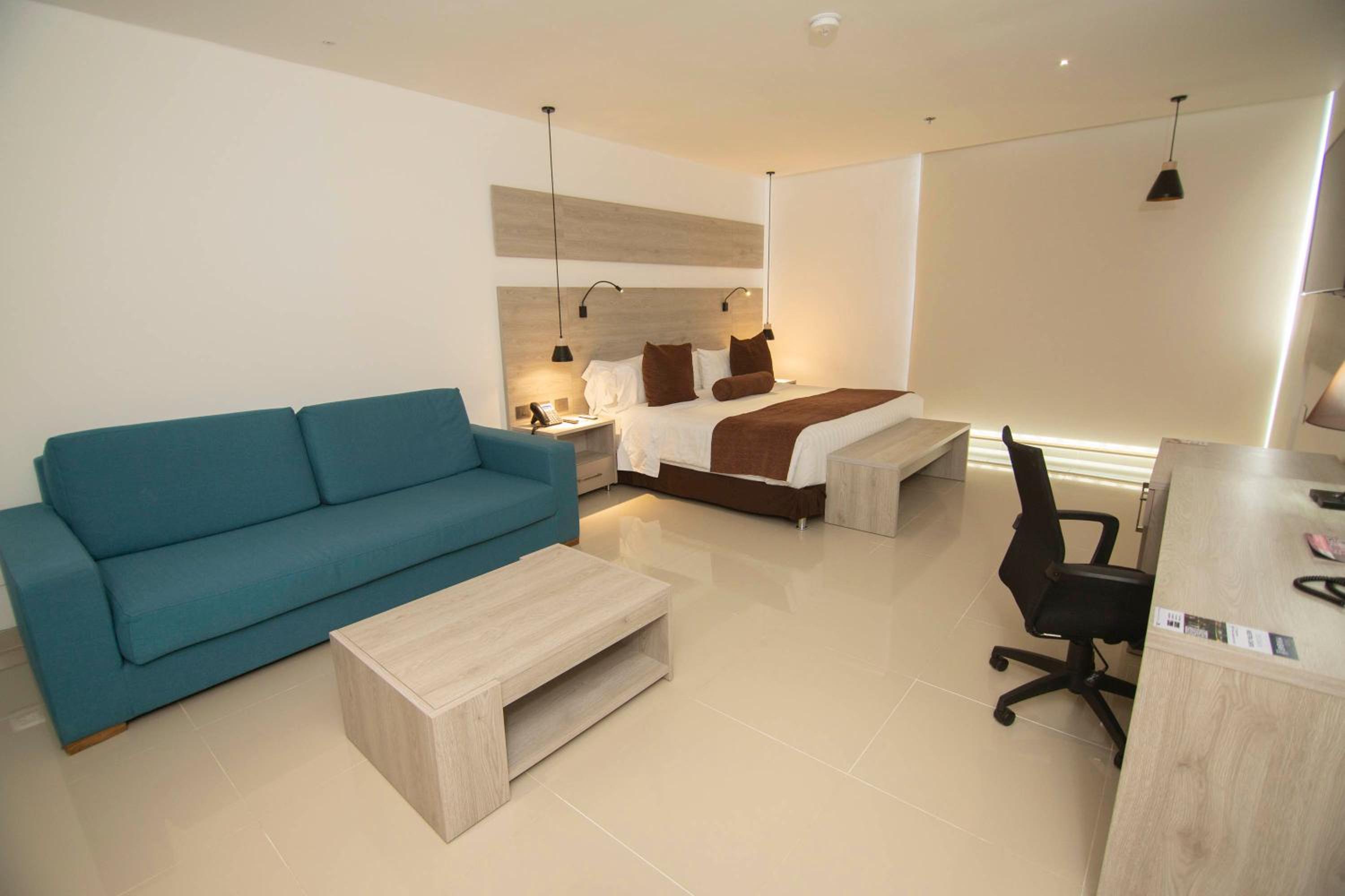Deluxe Room - Photo 7