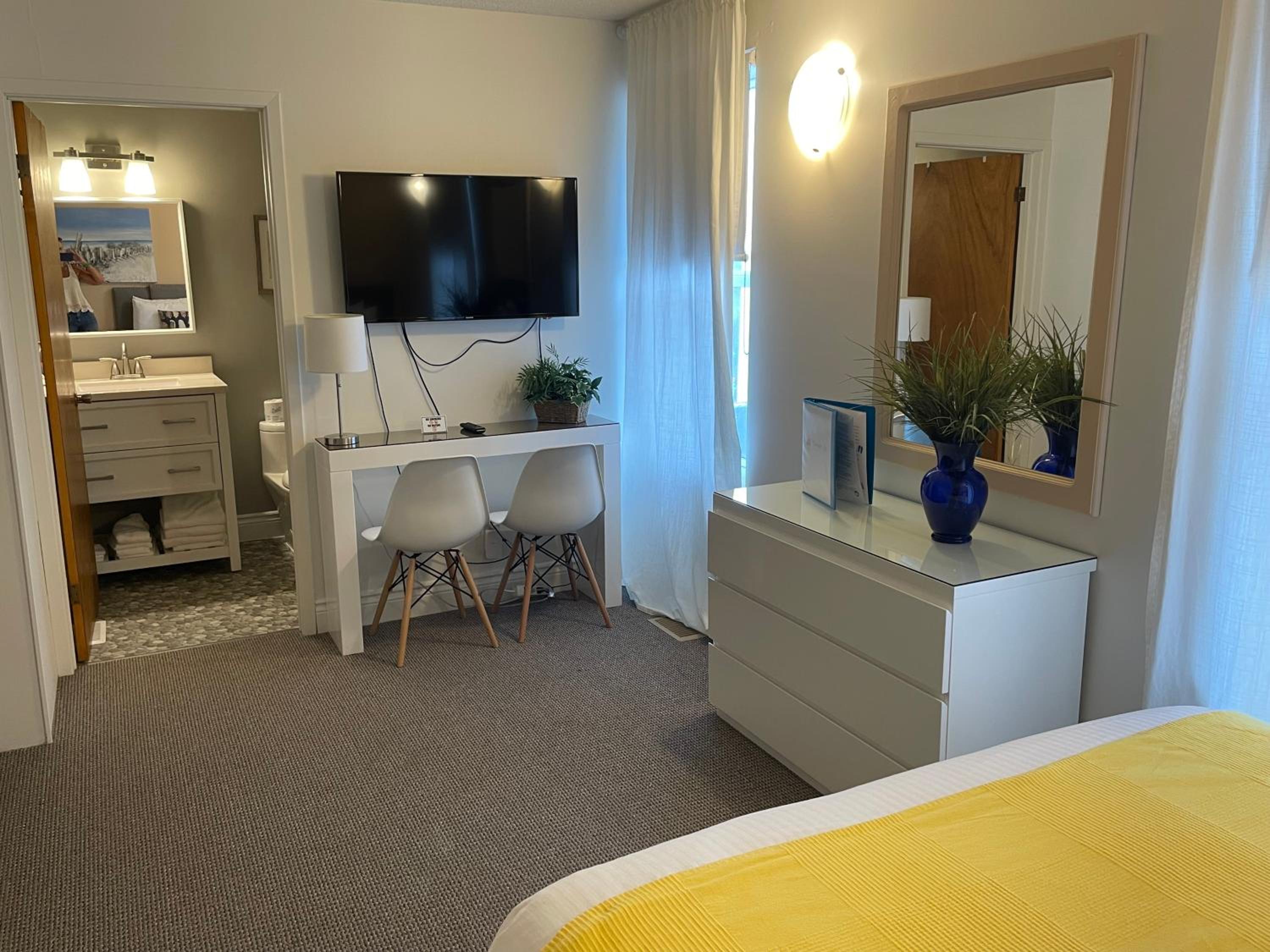 Standard Queen Room