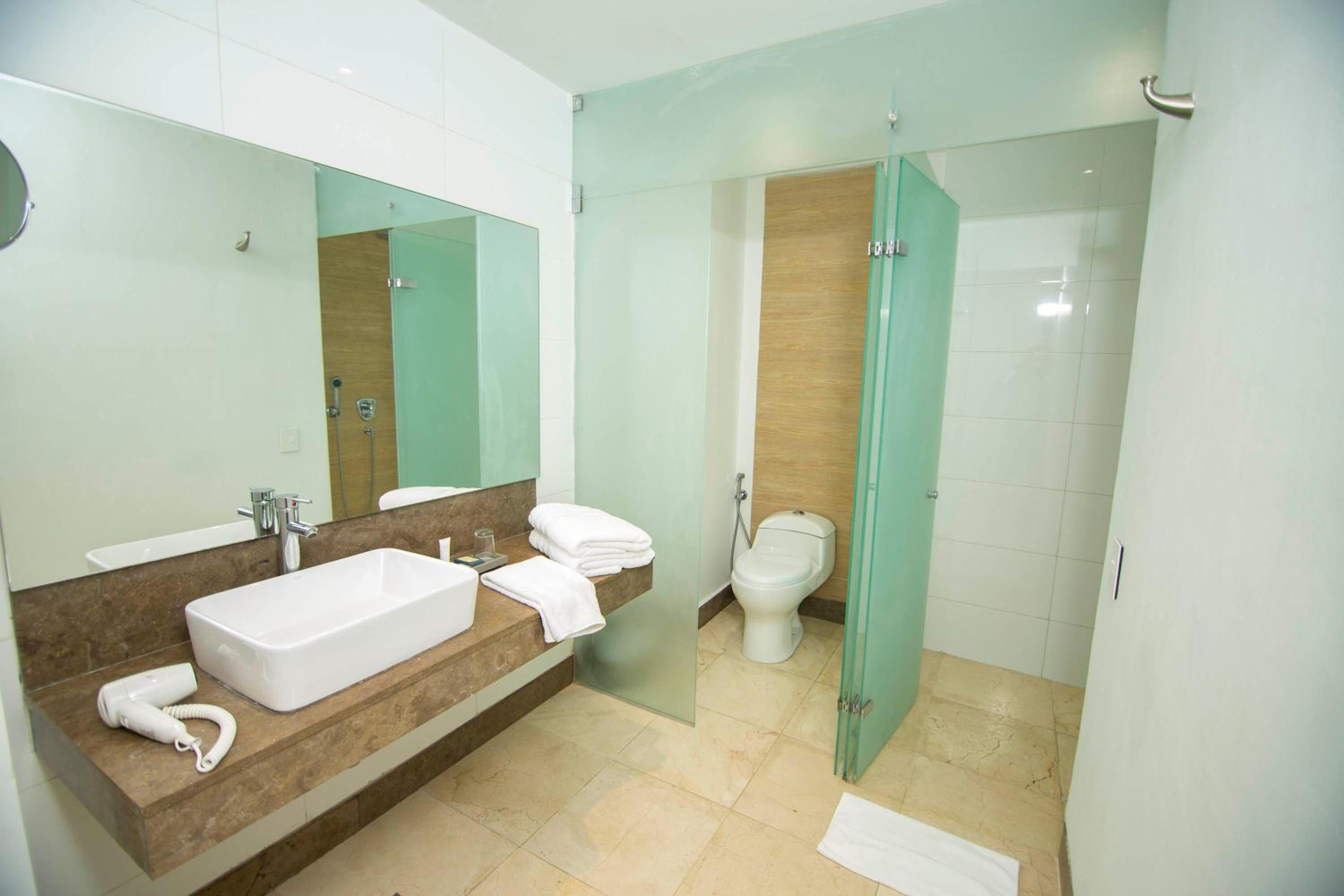 Deluxe Room - Photo 11