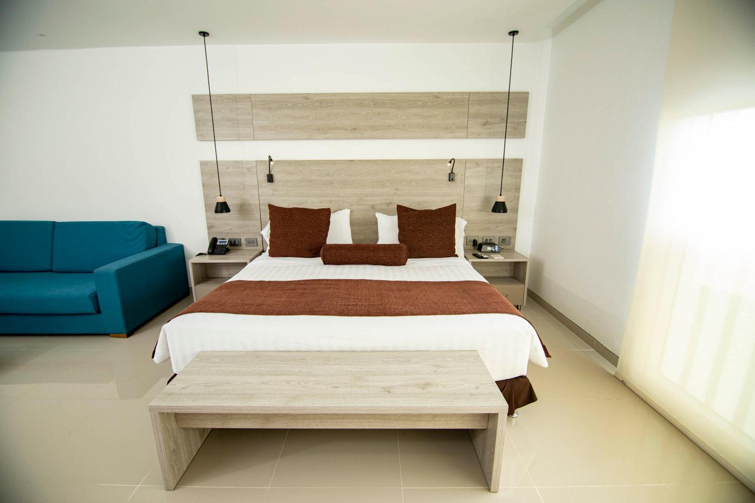 Deluxe Room - Photo 2