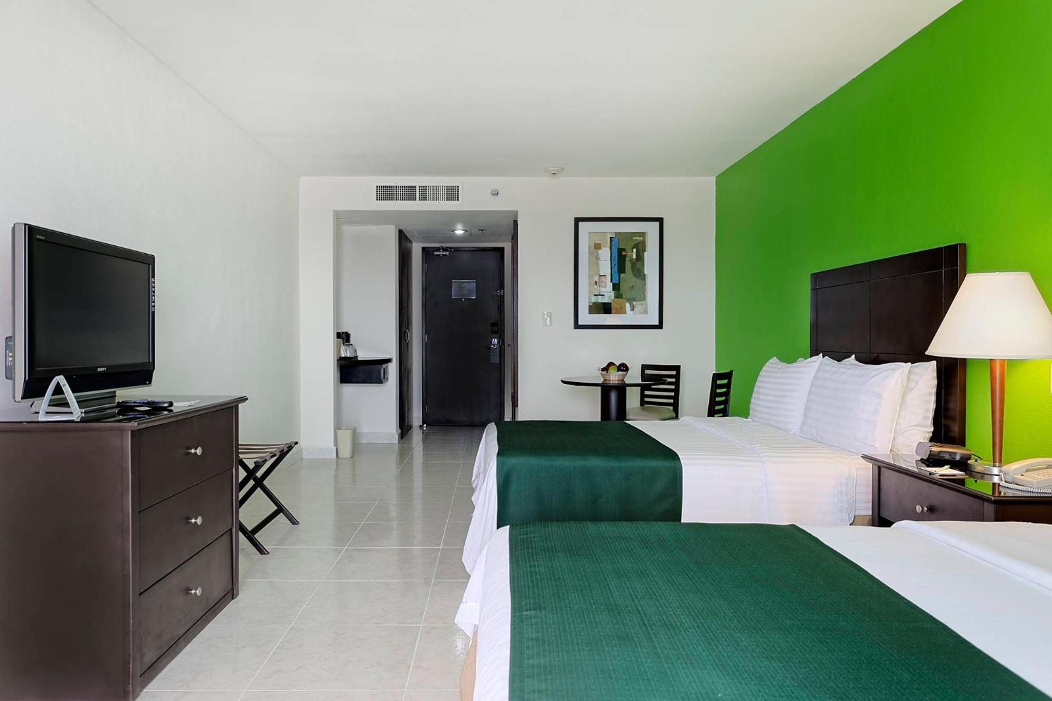 Standard Double Room with Two Double Beds - Photo 4