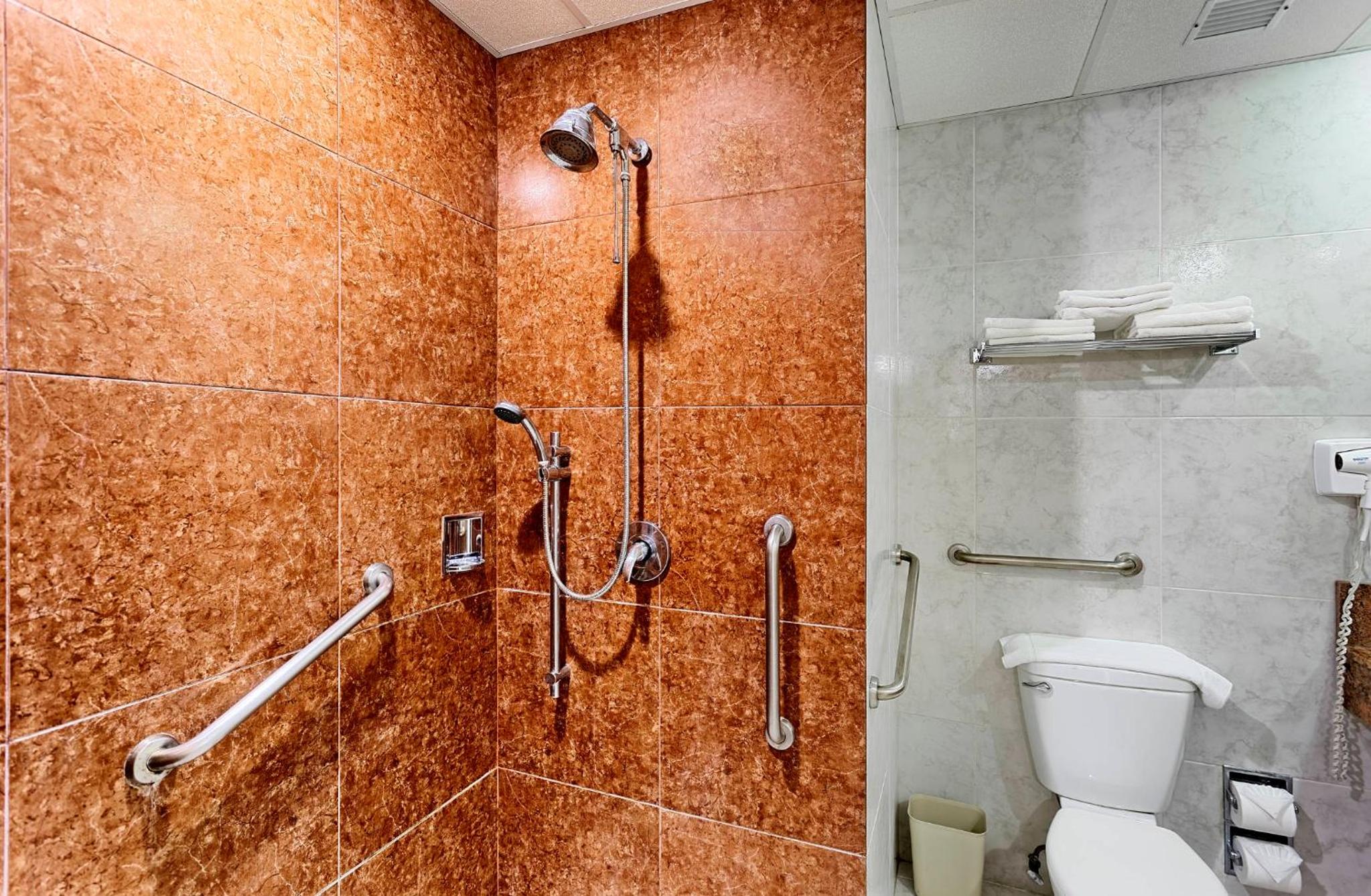 Standard Double Room - Disability Access photo 2