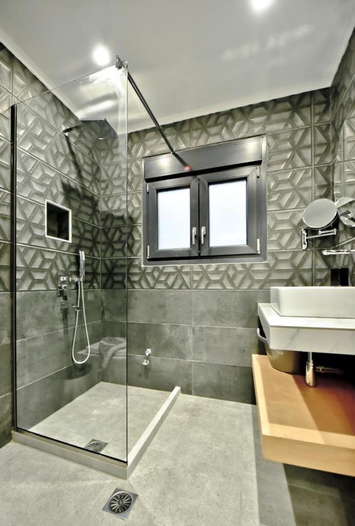 Three Bedroom Villa With Sea View photo 2