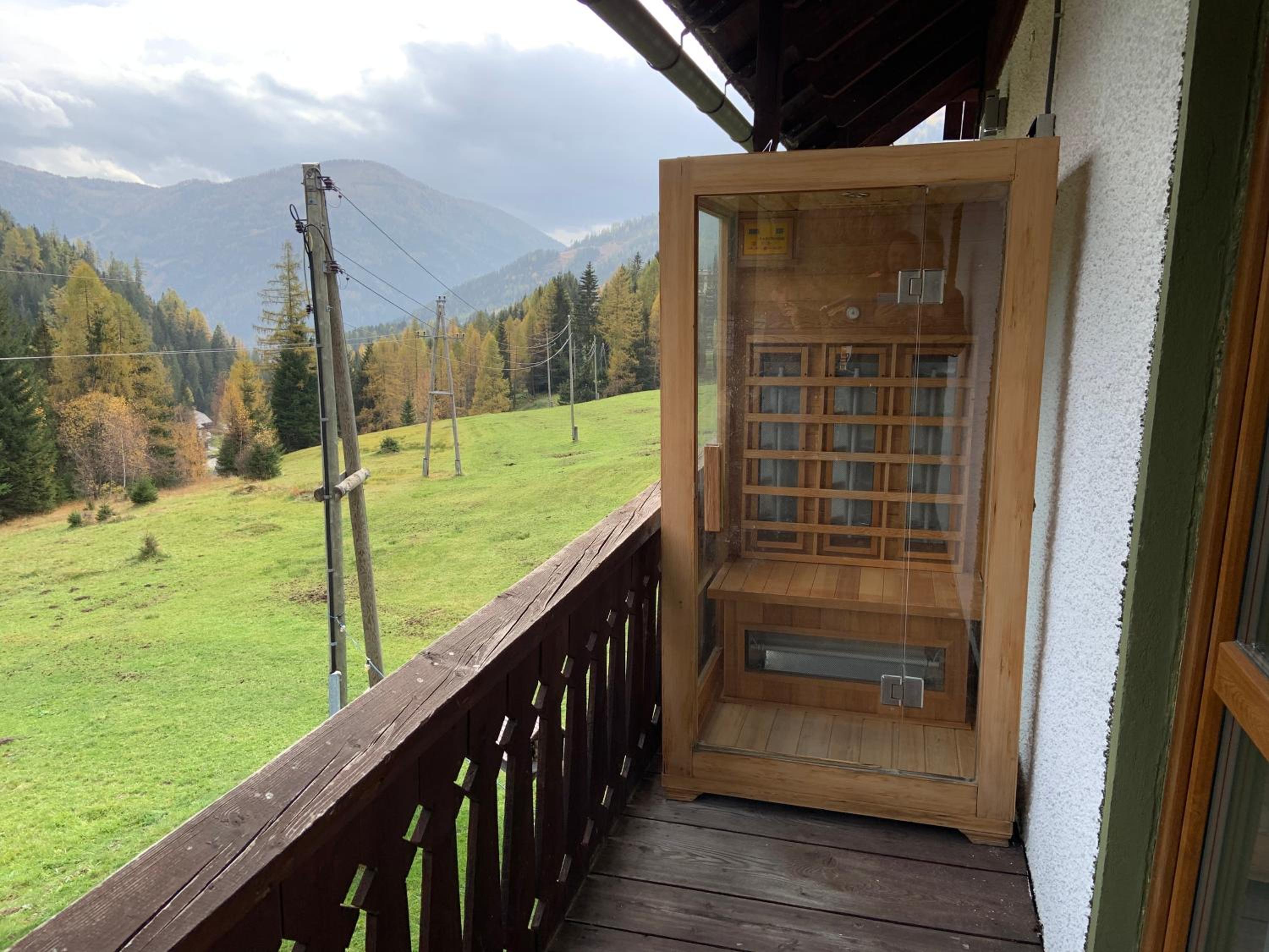 Apartment with Mountain View photo 2