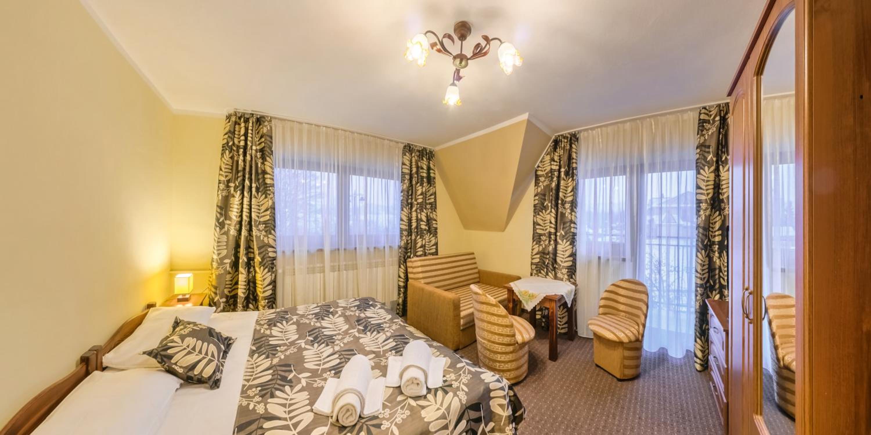 Double or Twin Room - Photo 13