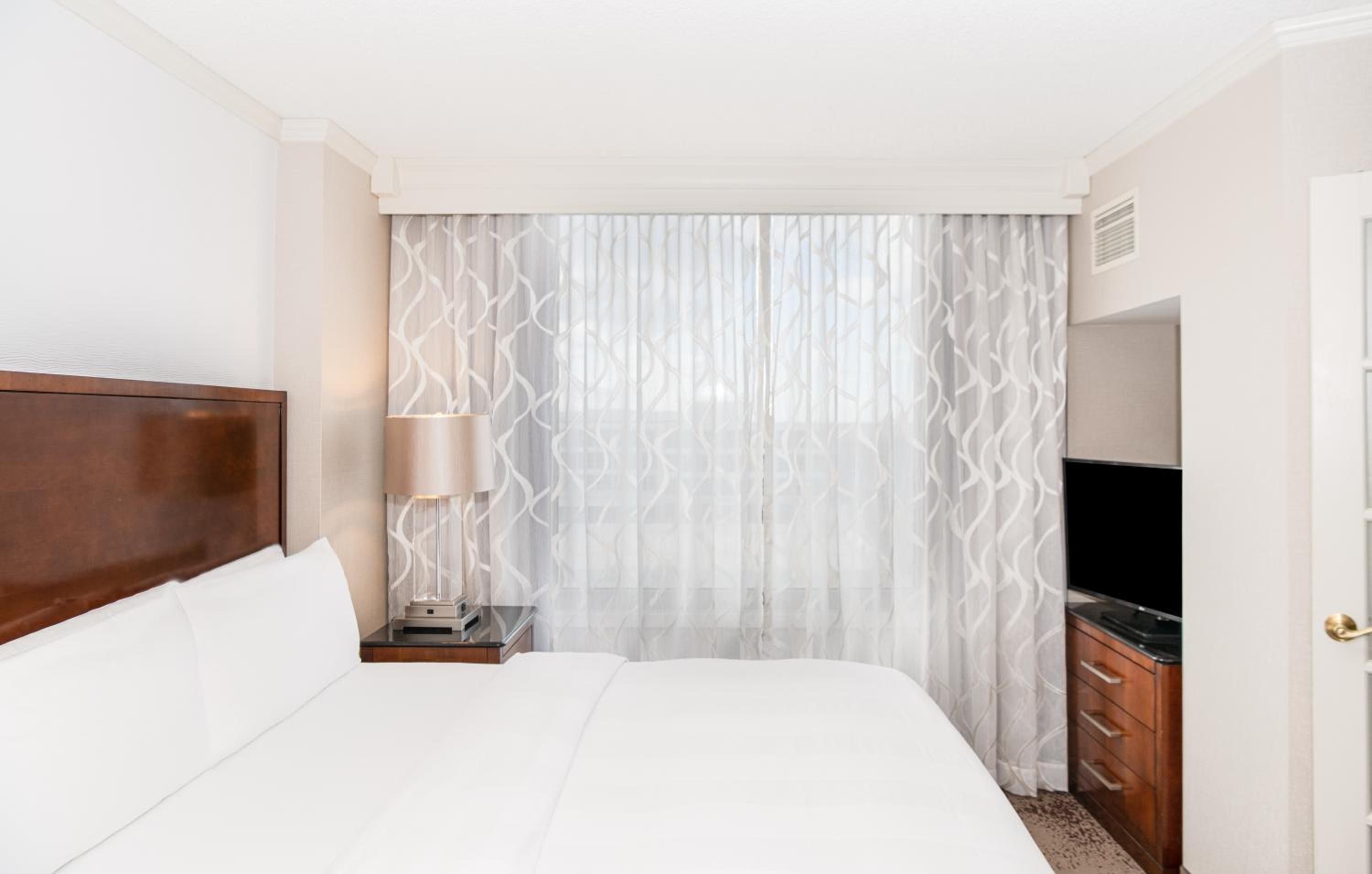 Luxury One-Bedroom King Suite with Sofa Bed - Photo 3