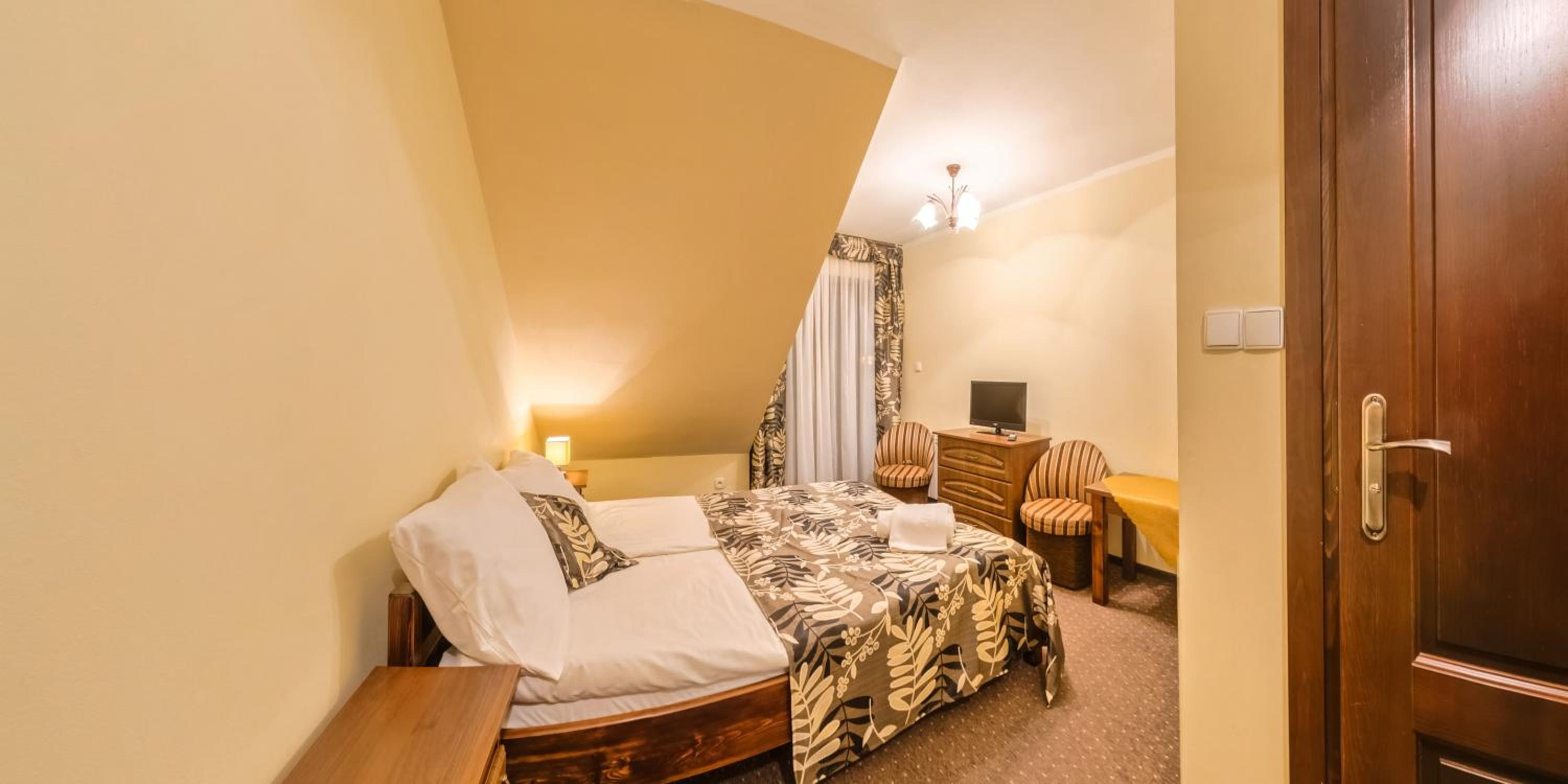 Double or Twin Room - Photo 20