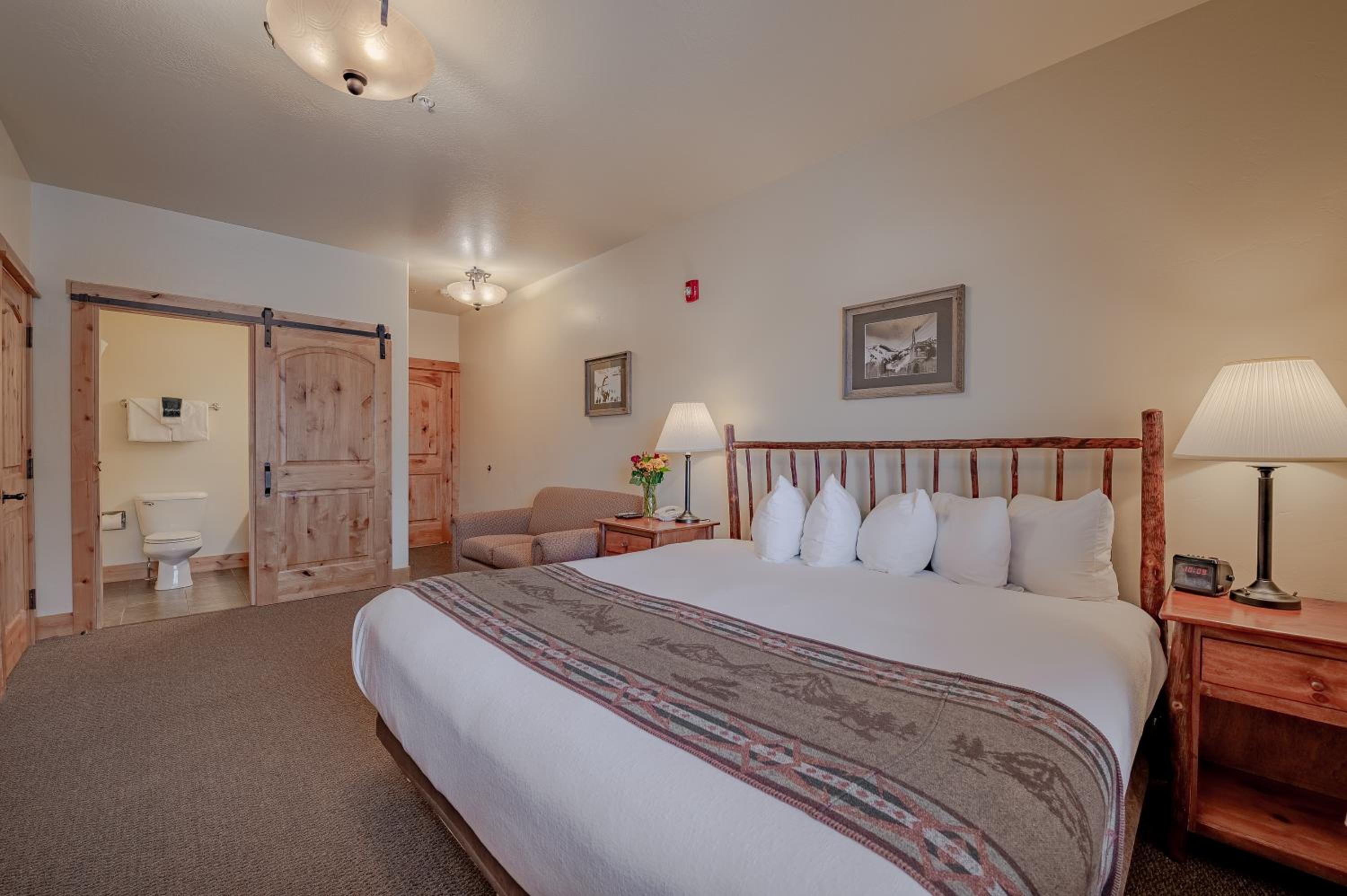 Lodge King Room