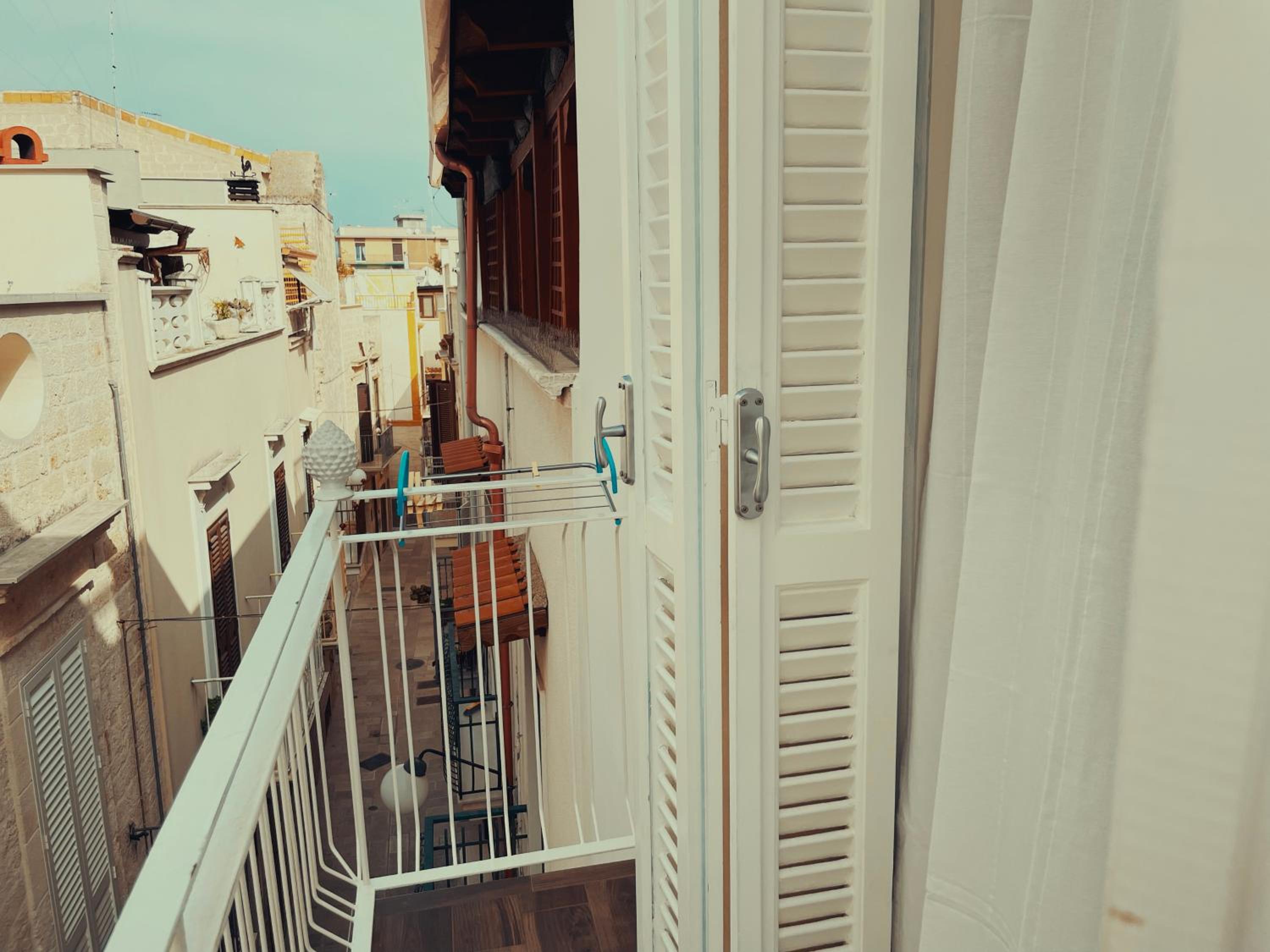 Apartment with Balcony - Photo 15