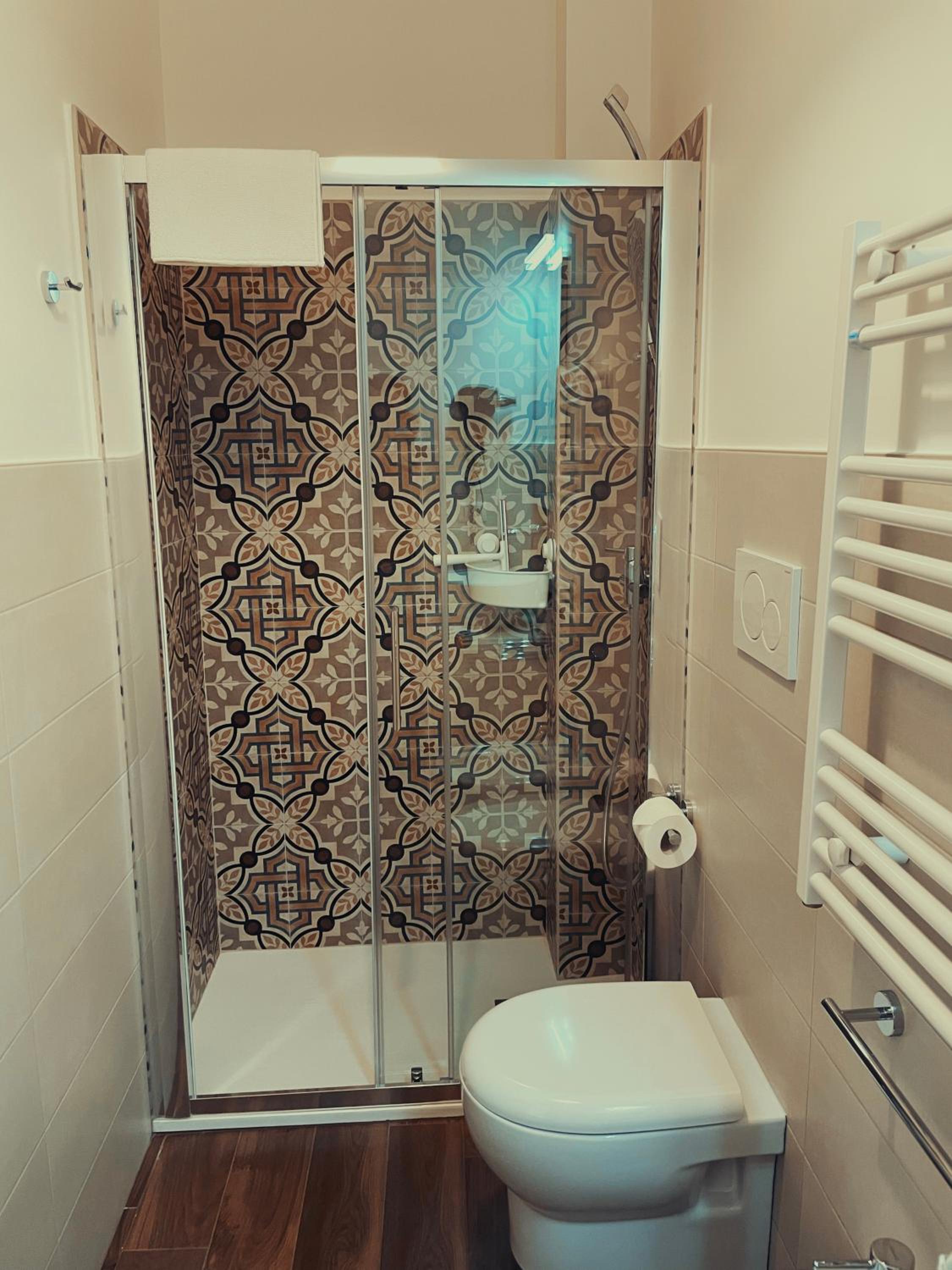 Apartment with Balcony - Photo 9