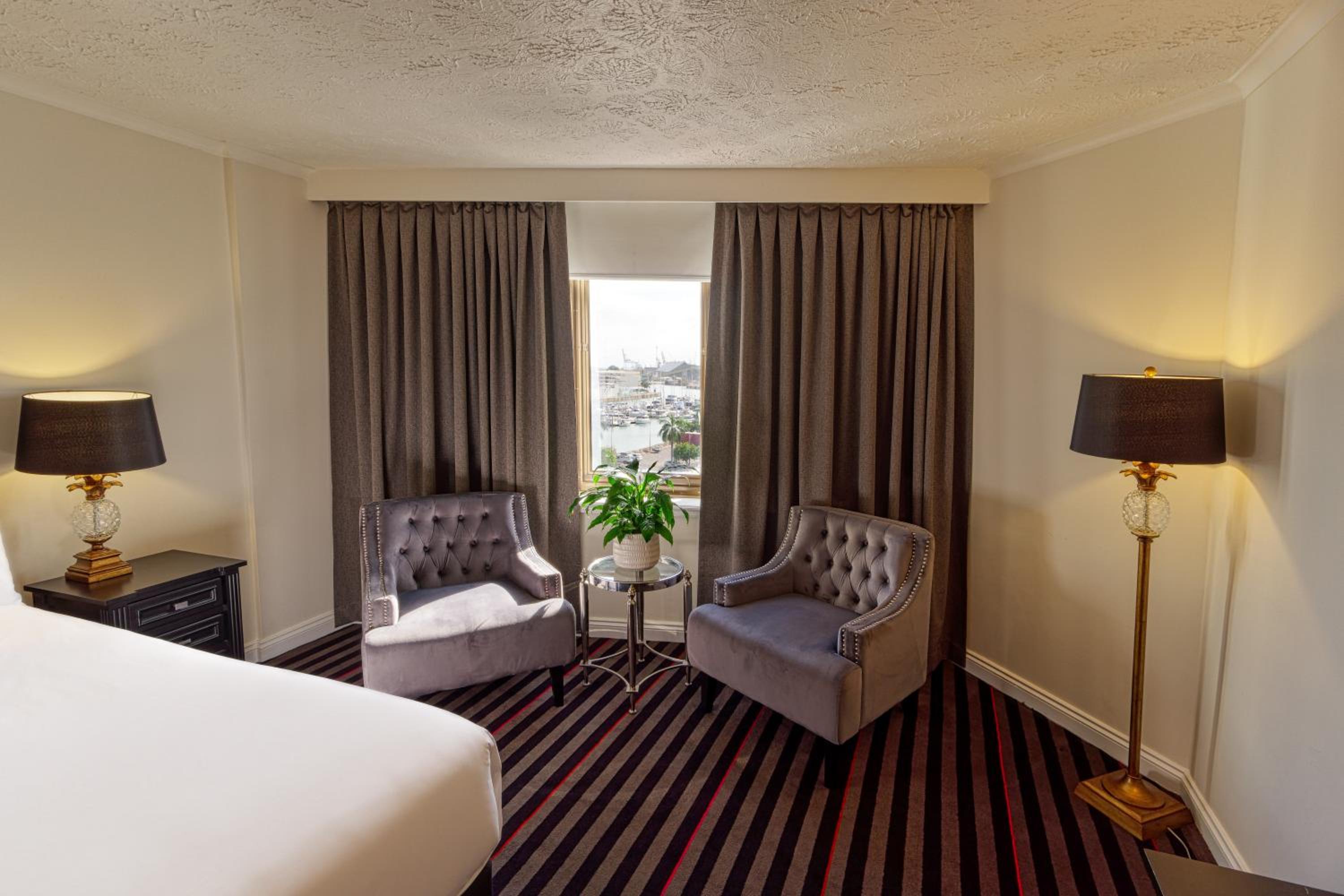 Superior King Room - Photo 8
