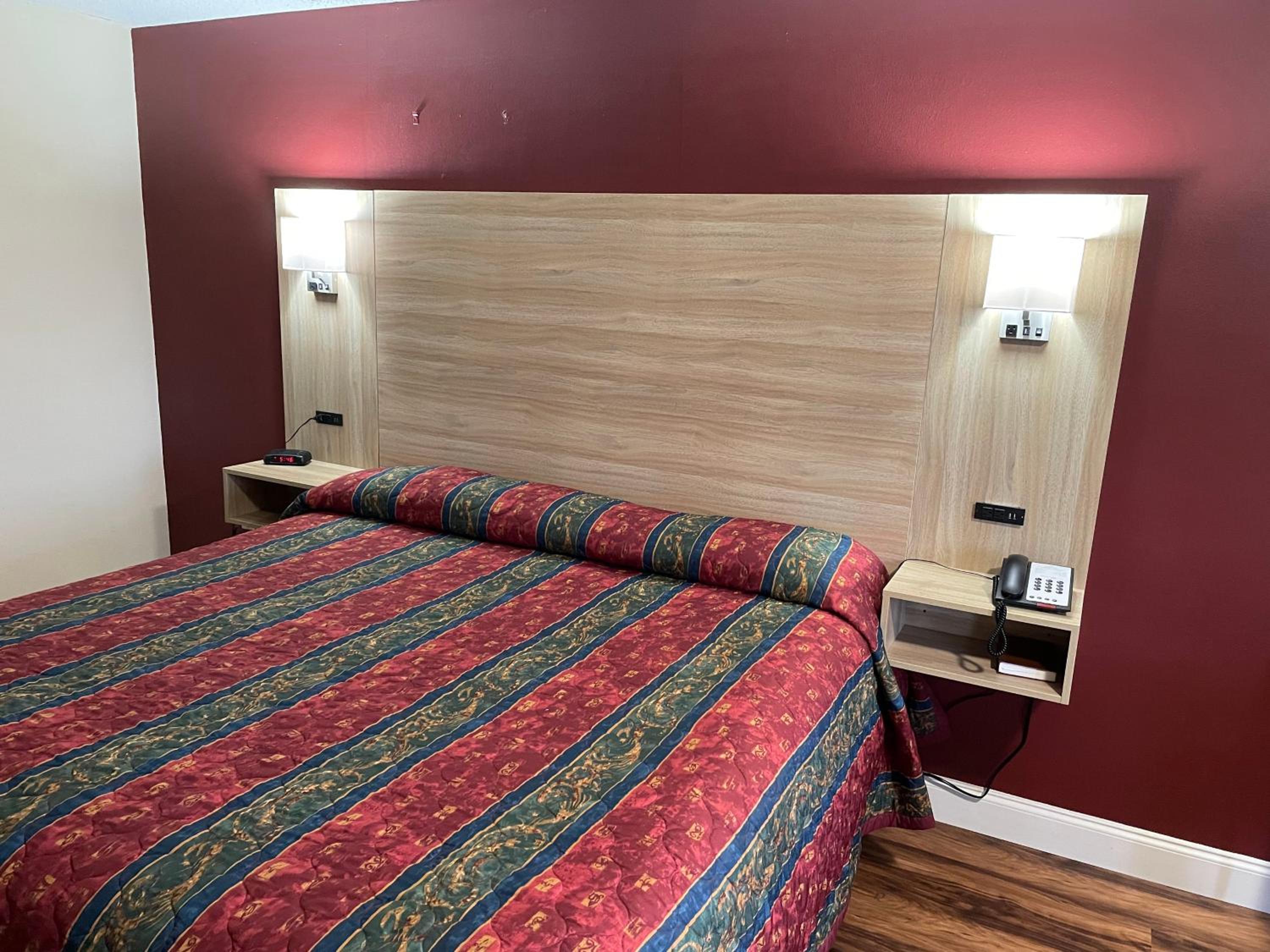 King Room - Non-Smoking