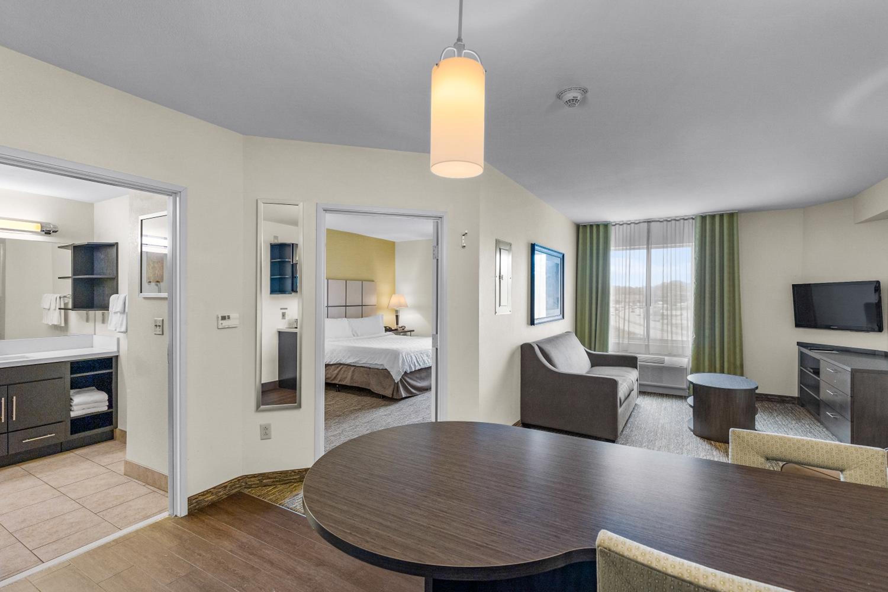 One-Bedroom King Suite with Sofa Bed photo 1