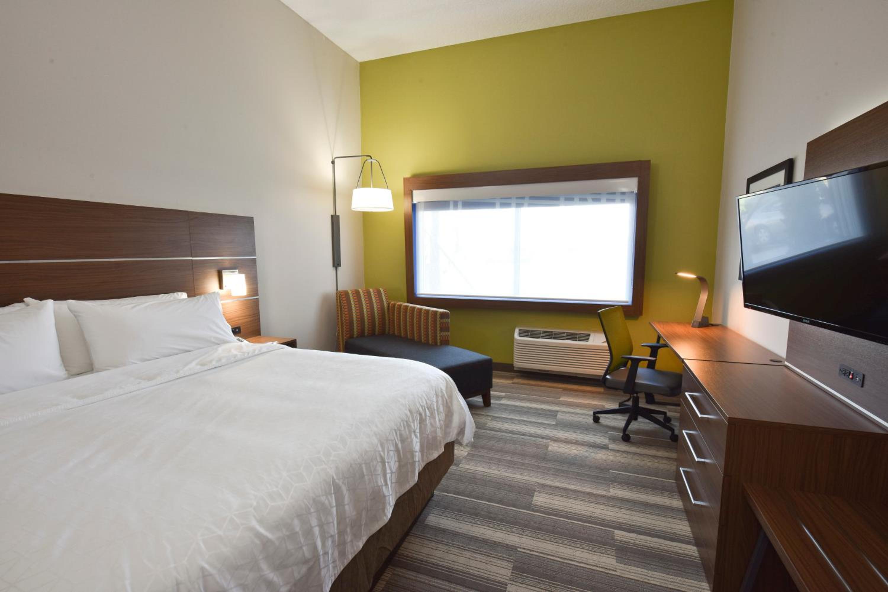 Double Room with Two Double Beds - Hearing Accessible/Non-Smoking