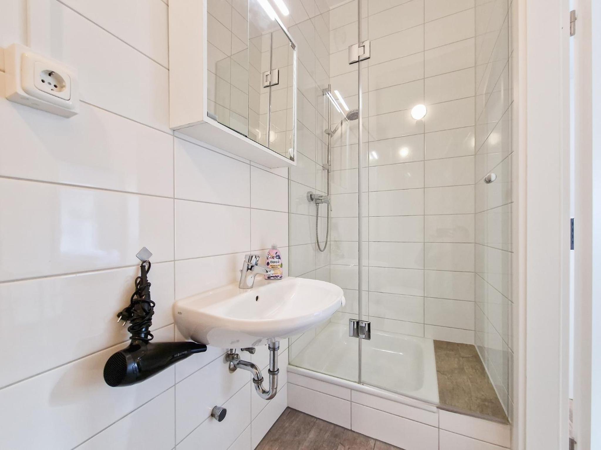 One-Bedroom Apartment - Non-Smoking photo 2