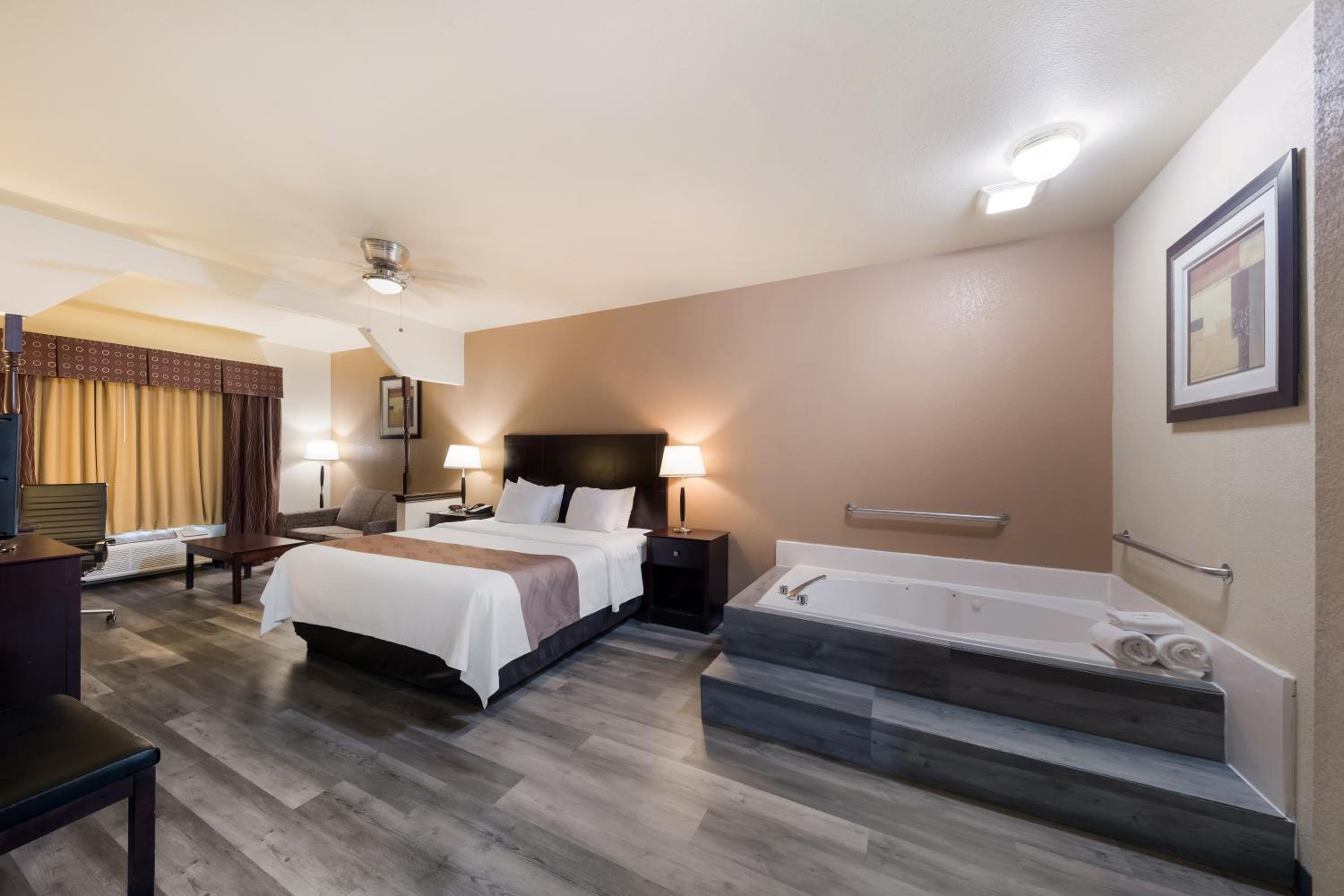 King Room Upgrade - Accessible/Non-Smoking - Photo 1