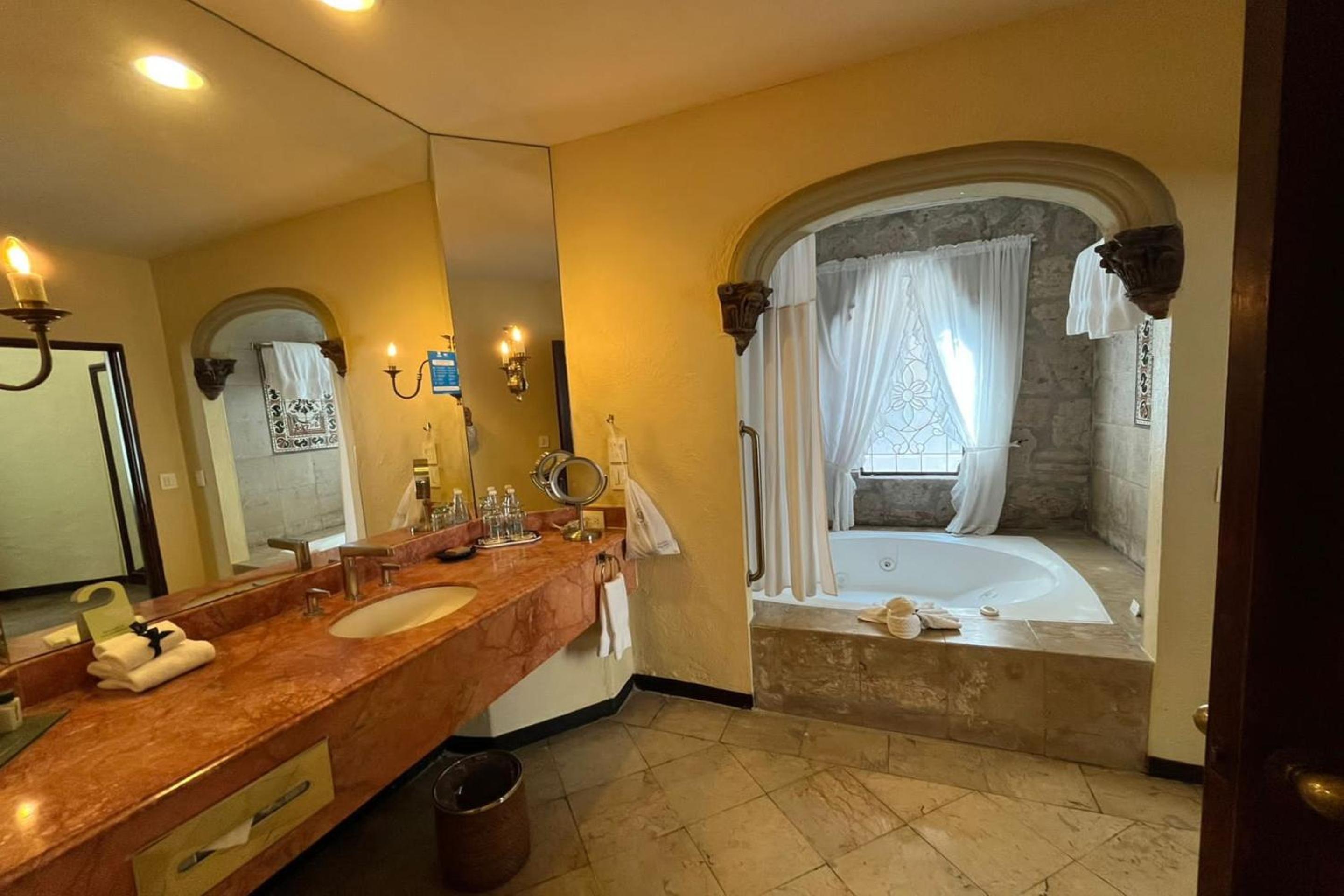 Governor Suite King - Photo 17