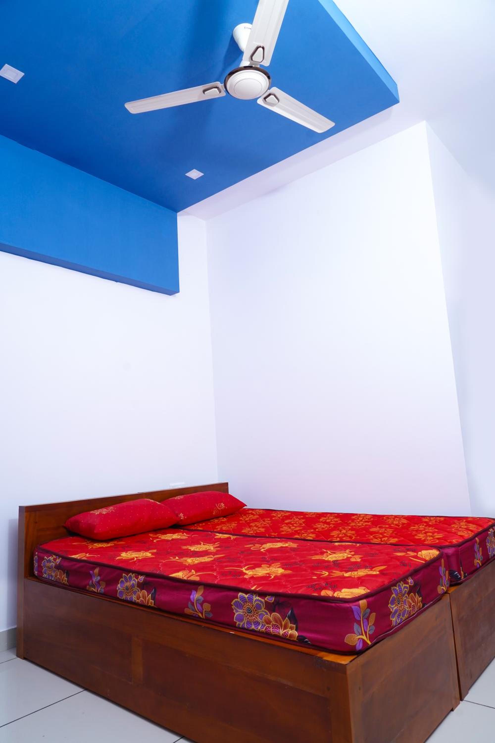 Budget Double Room photo 3
