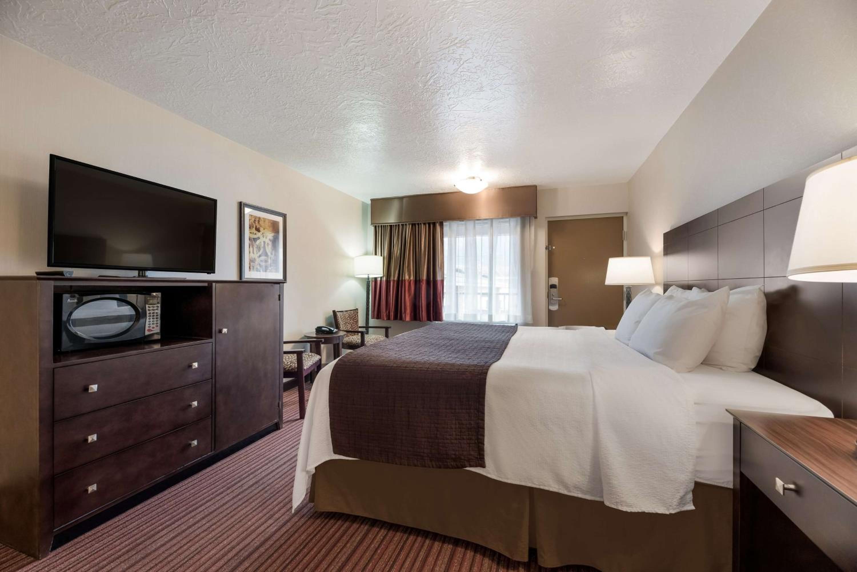 King Room - Non-Smoking photo 3