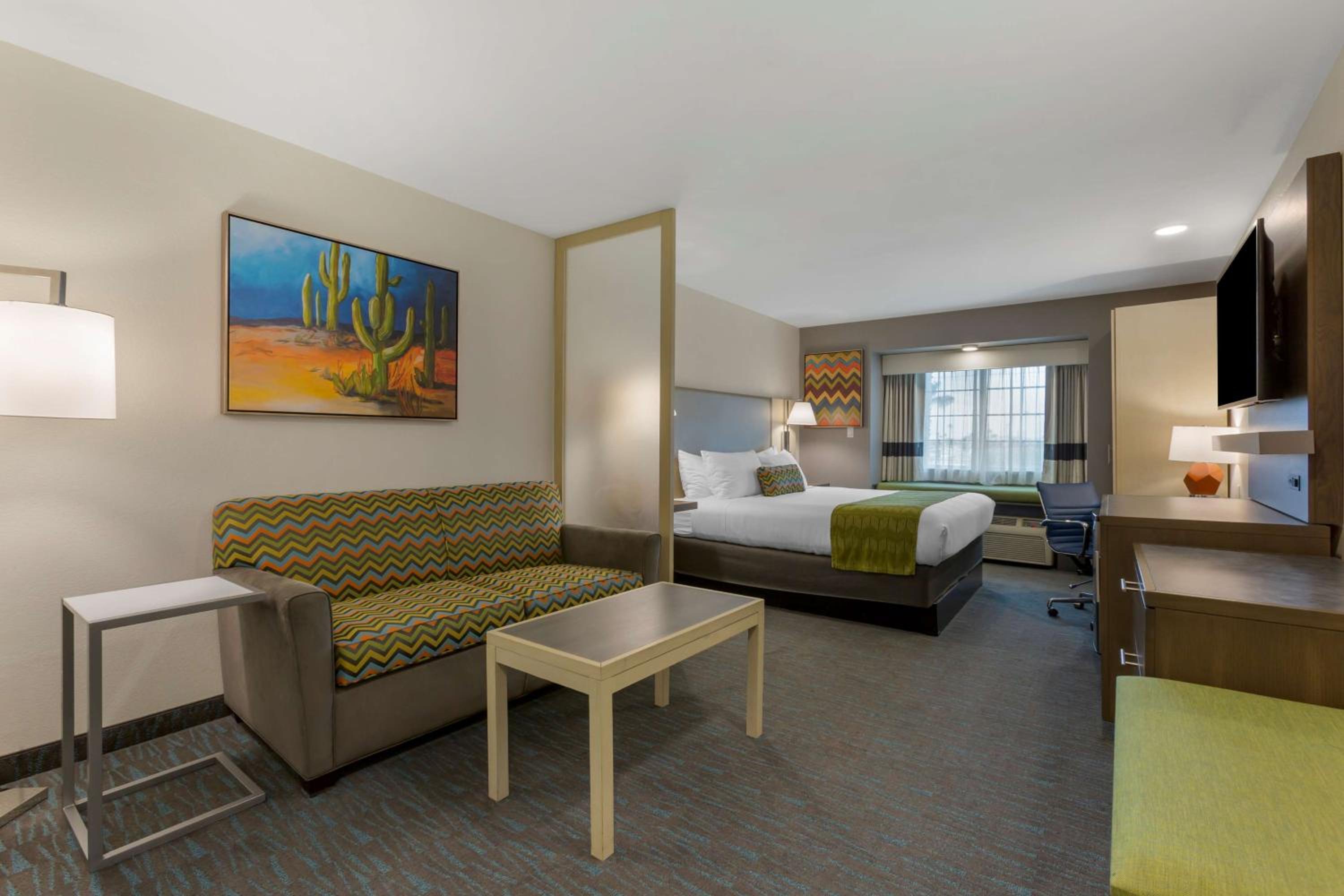 King Suite with Kitchen - Photo 1