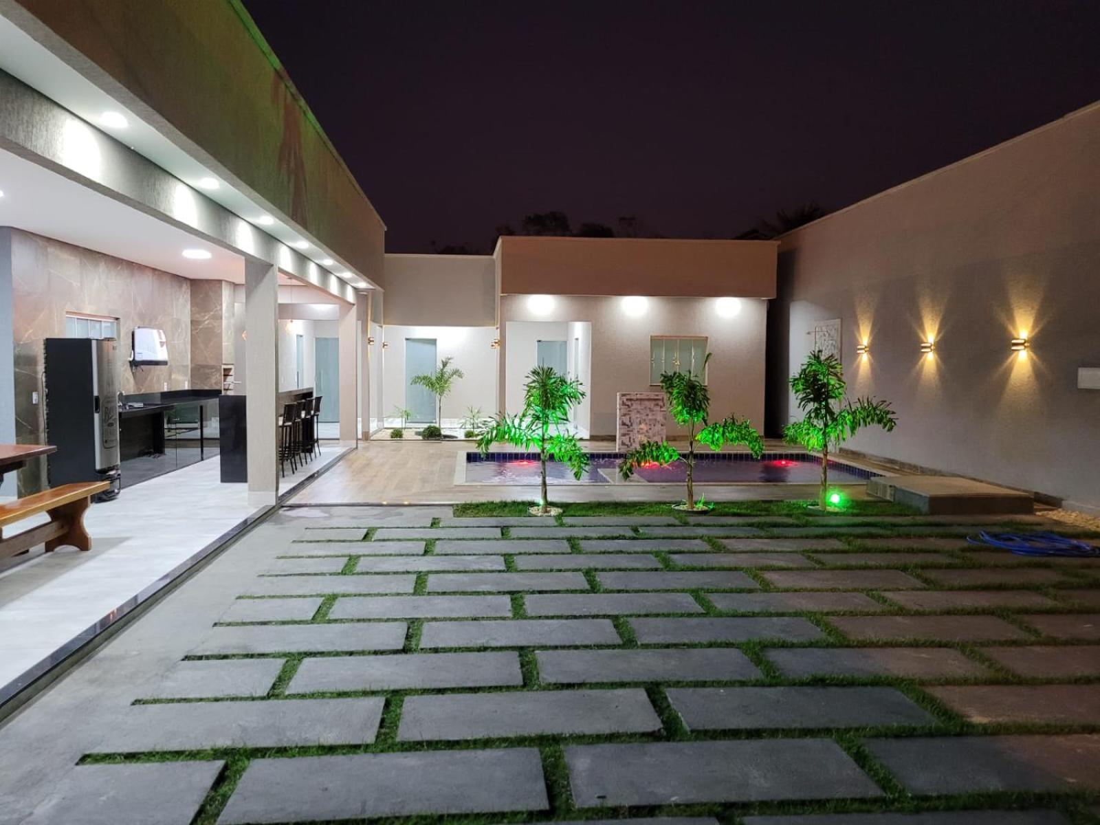 Five-Bedroom House photo 2