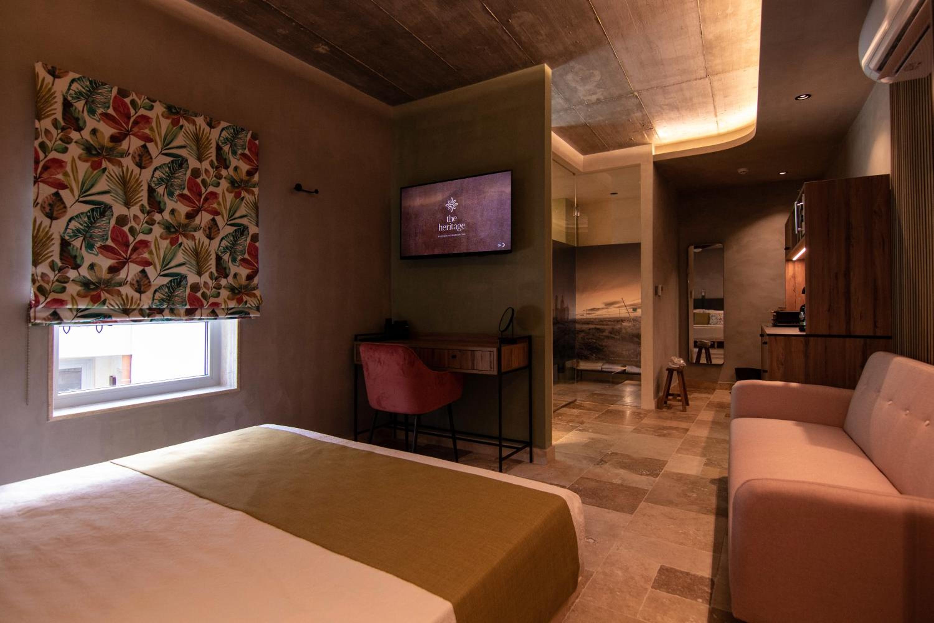Superior King Room with Terrace - Photo 14