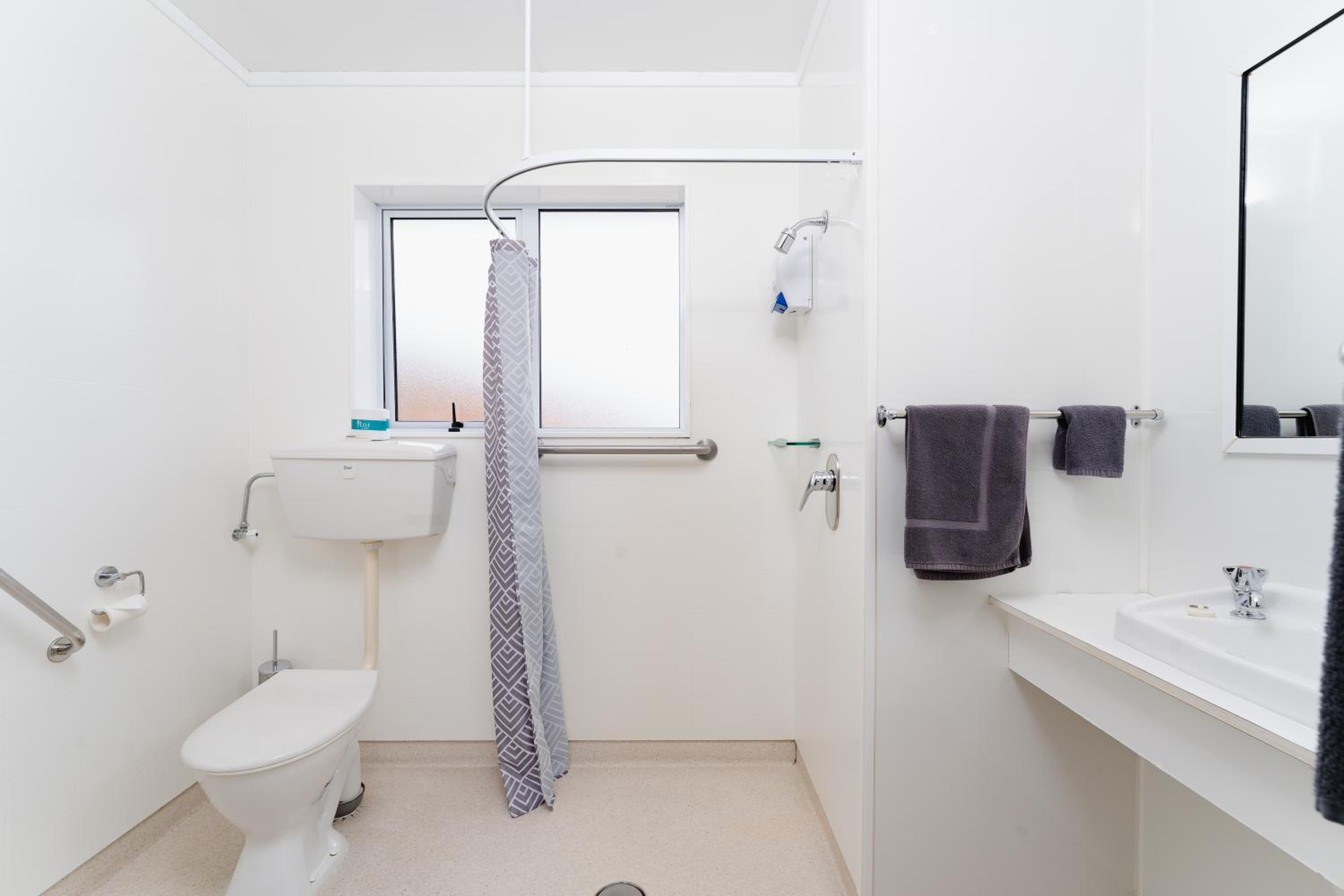 Two Bedroom Unit - Photo 5