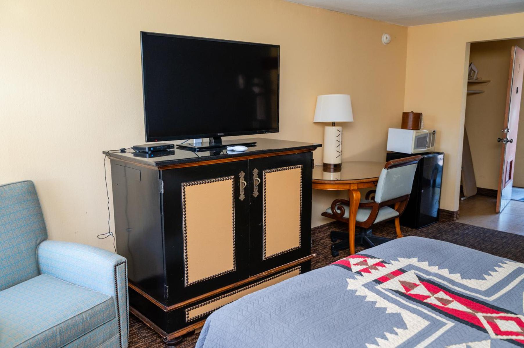 Queen Room - Photo 2