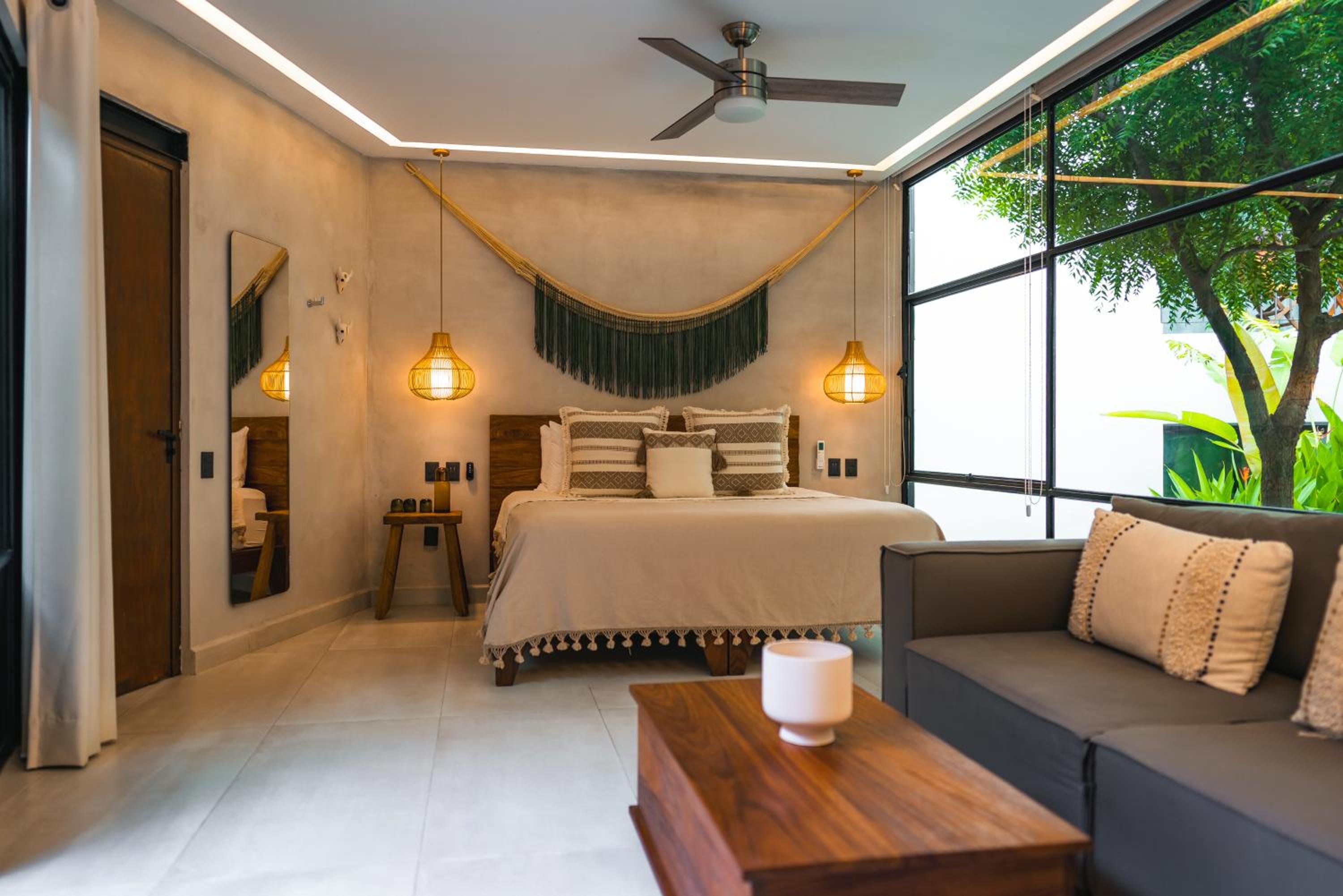 Wild Studio with Outdoor Bathroom