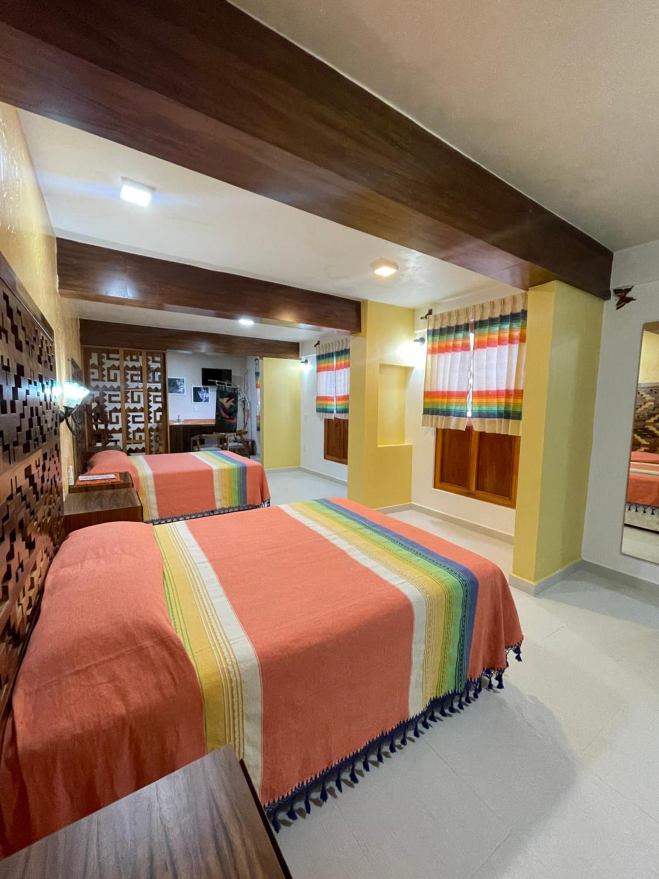 Deluxe Queen Suite