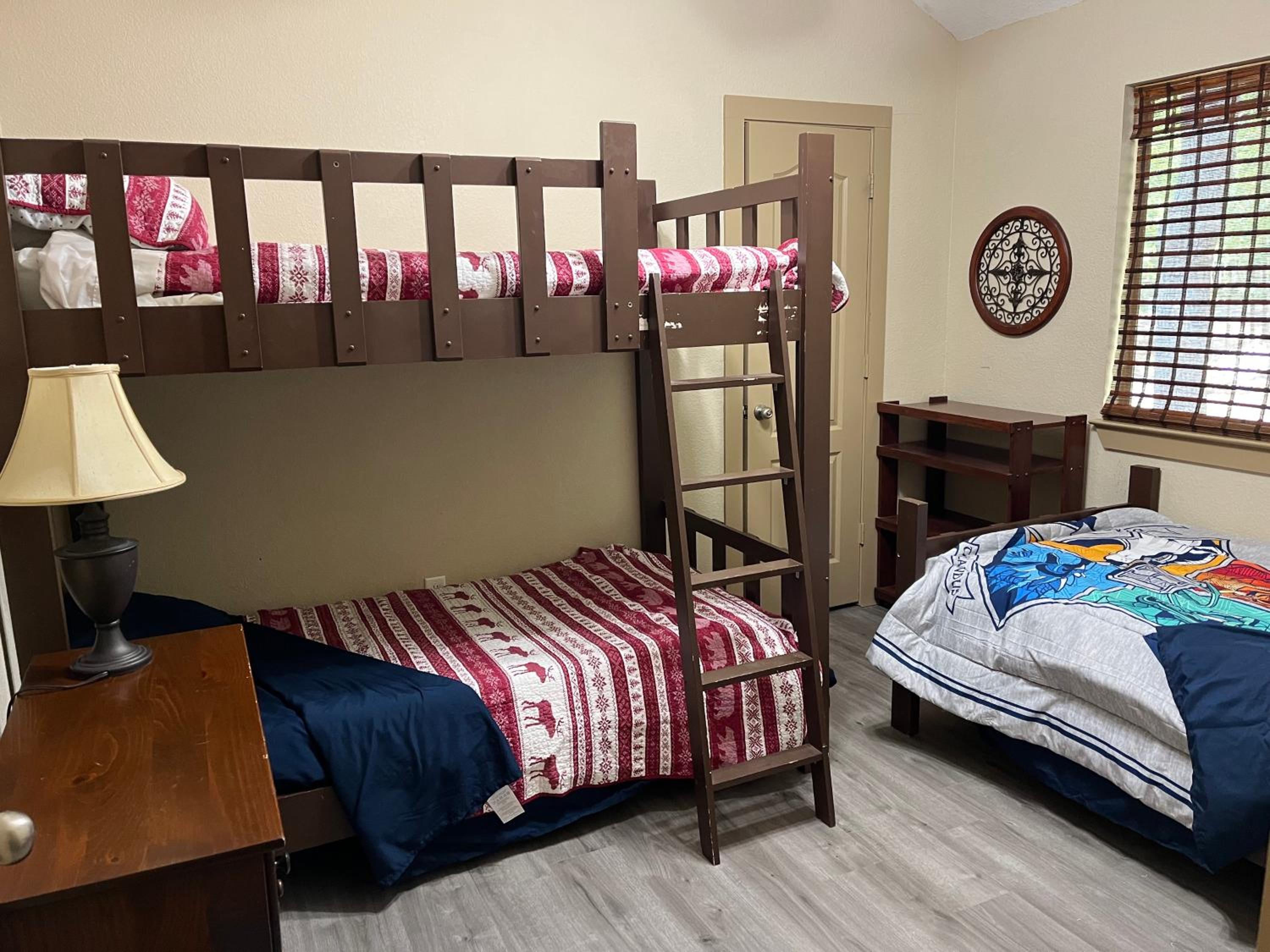 Four-Bedroom House photo 1
