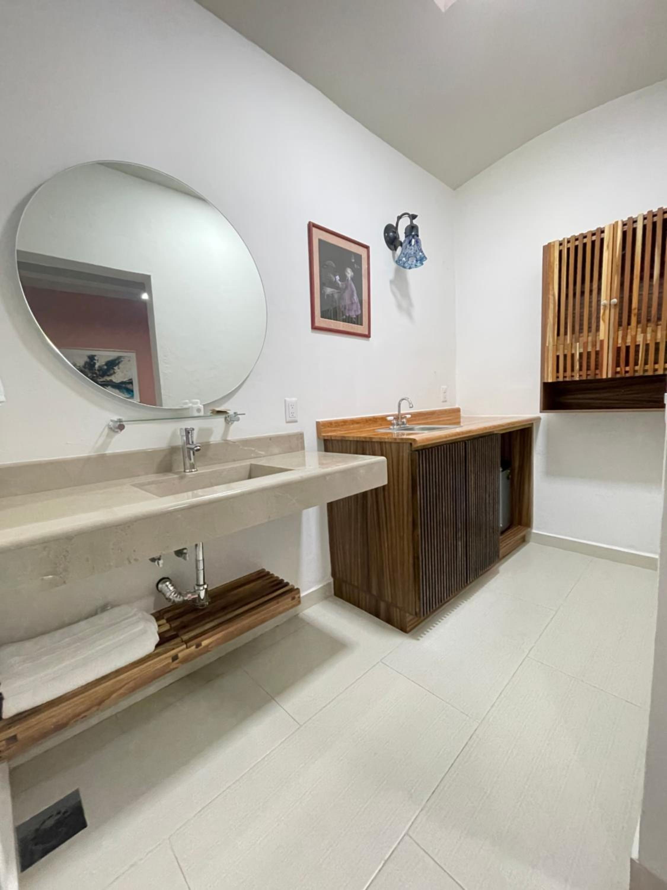 Suite - Photo 3