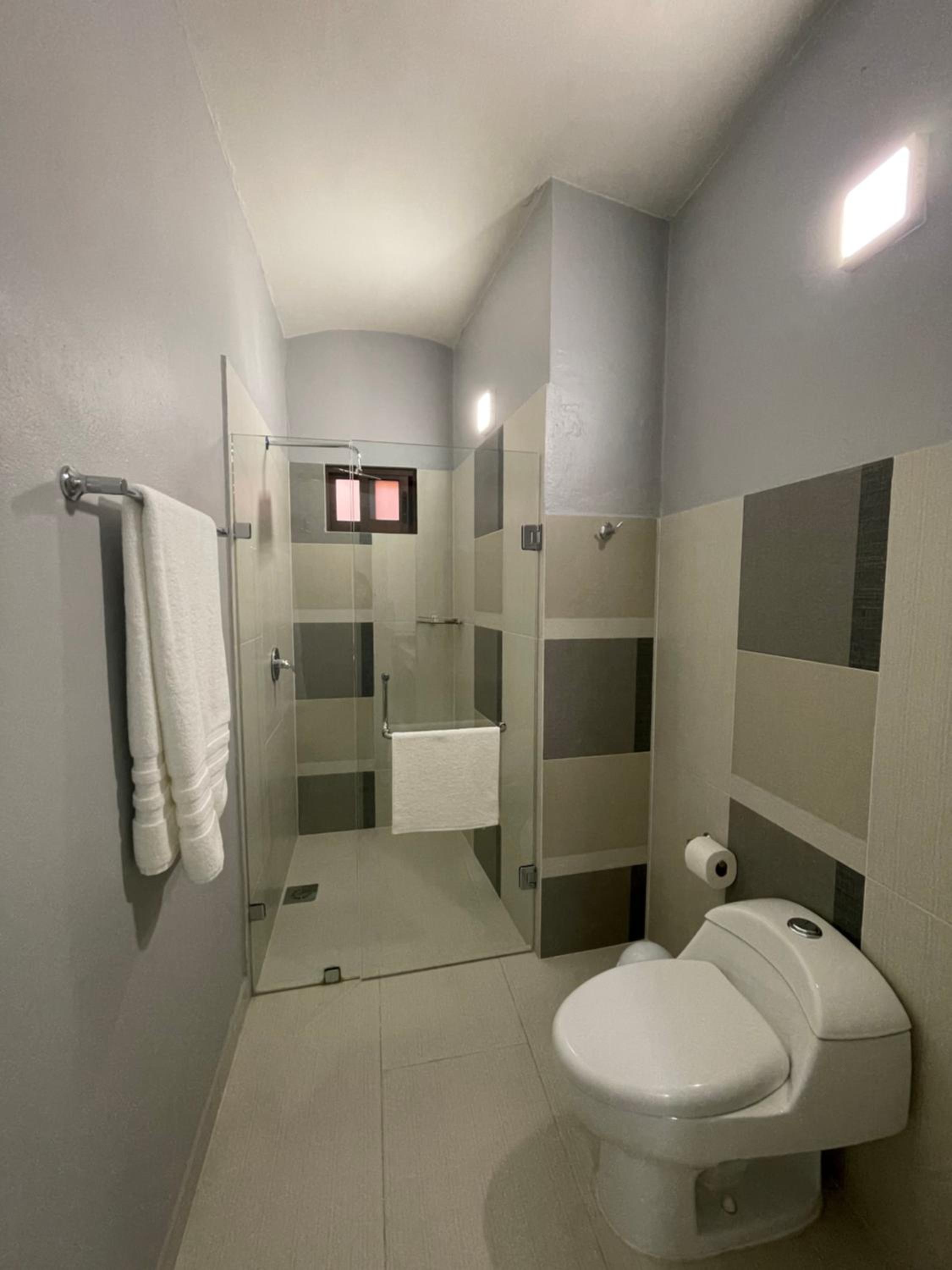Suite - Photo 9