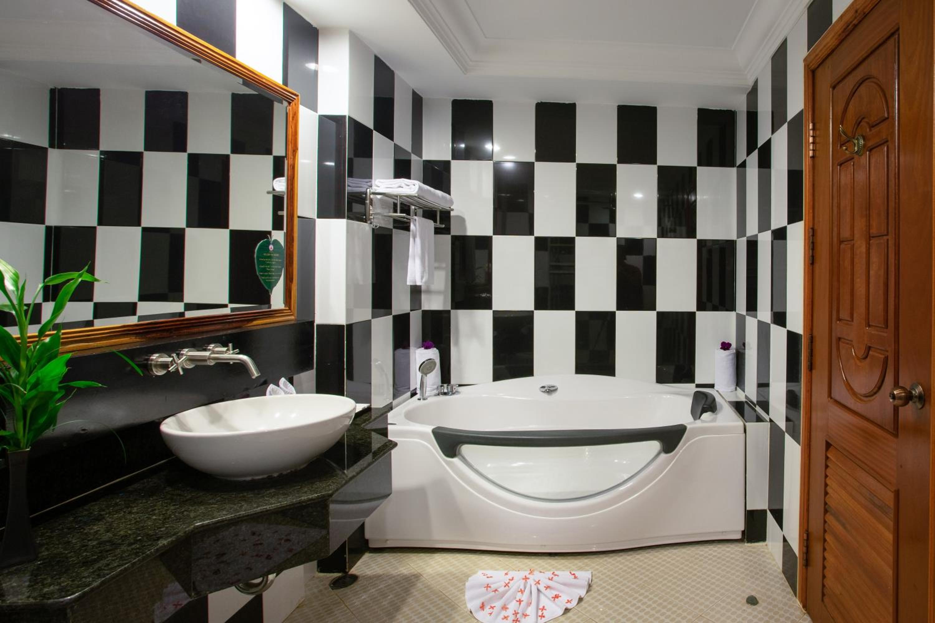 Premium Family Room - Photo 11