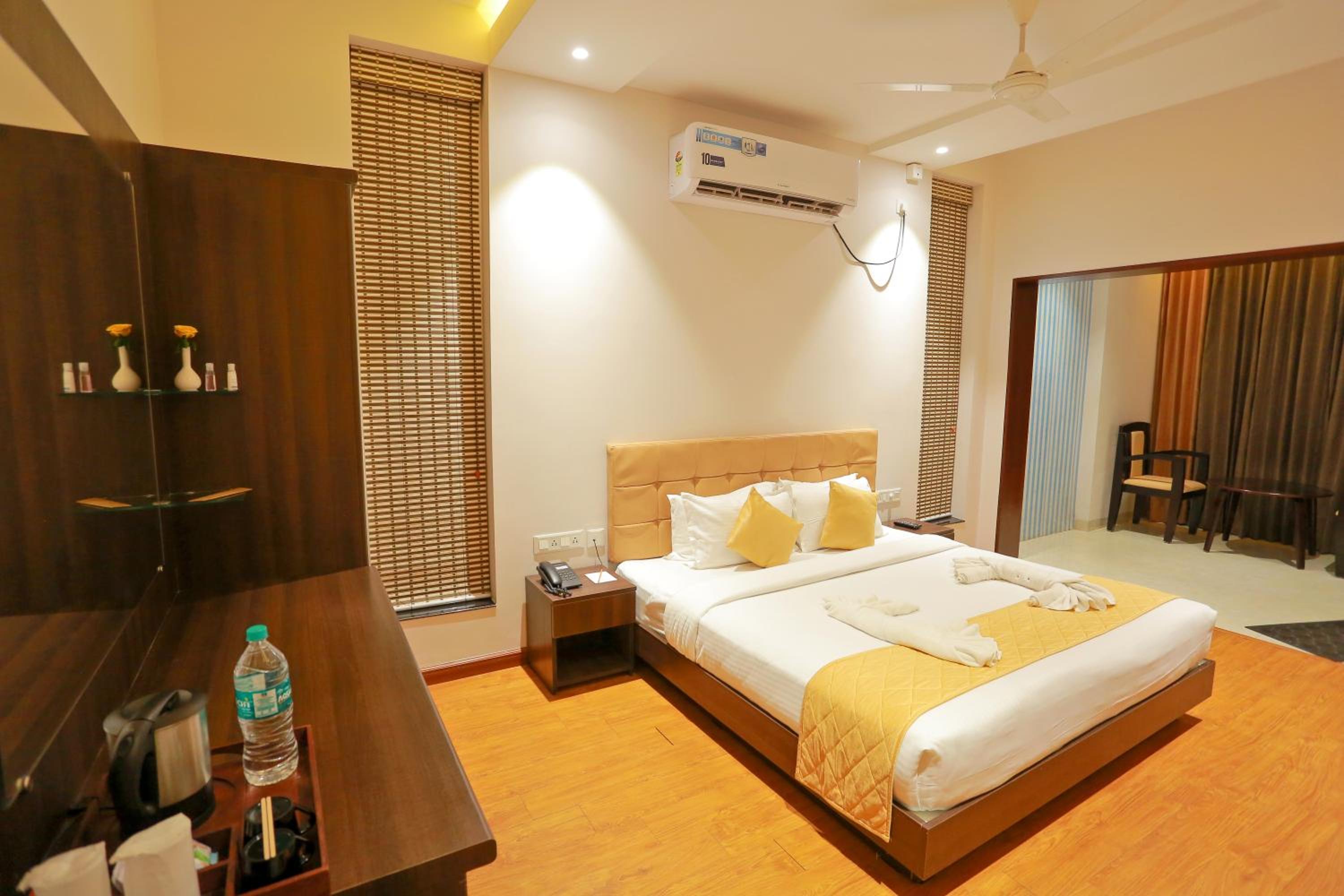 Premium Room  A/C - Photo 5