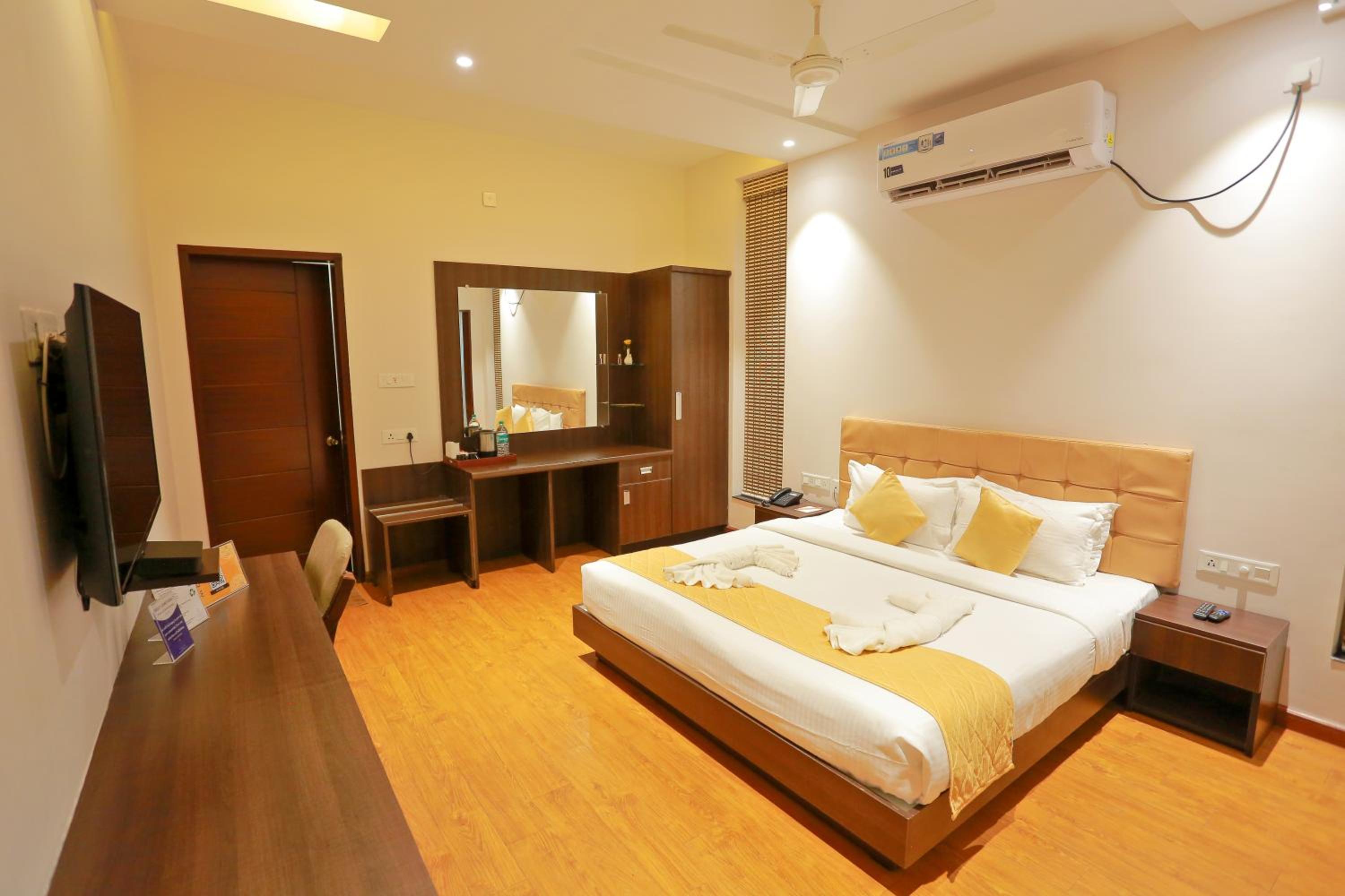 Premium Room  A/C - Photo 1