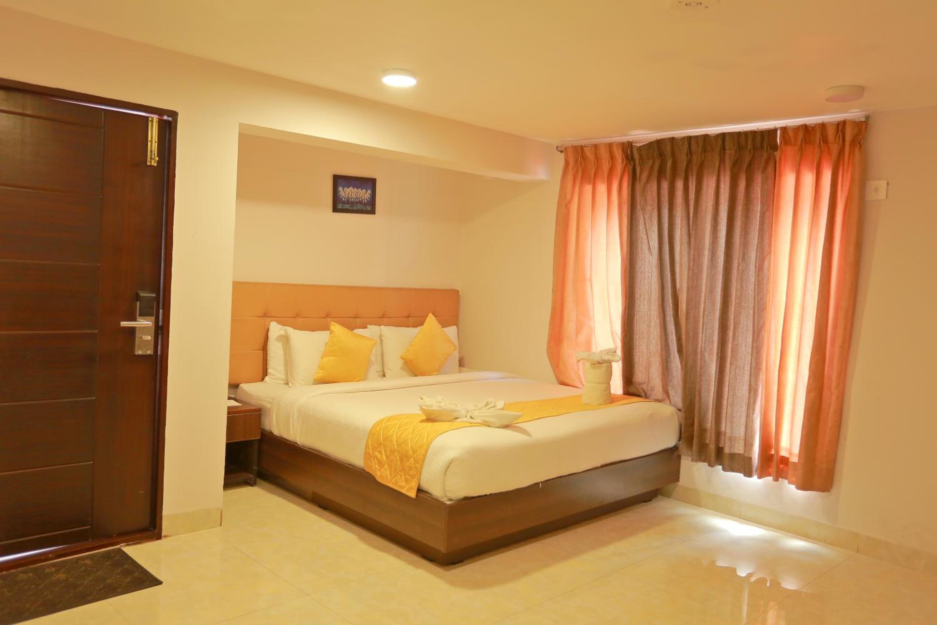 Standard  Room NON A/C - Photo 1