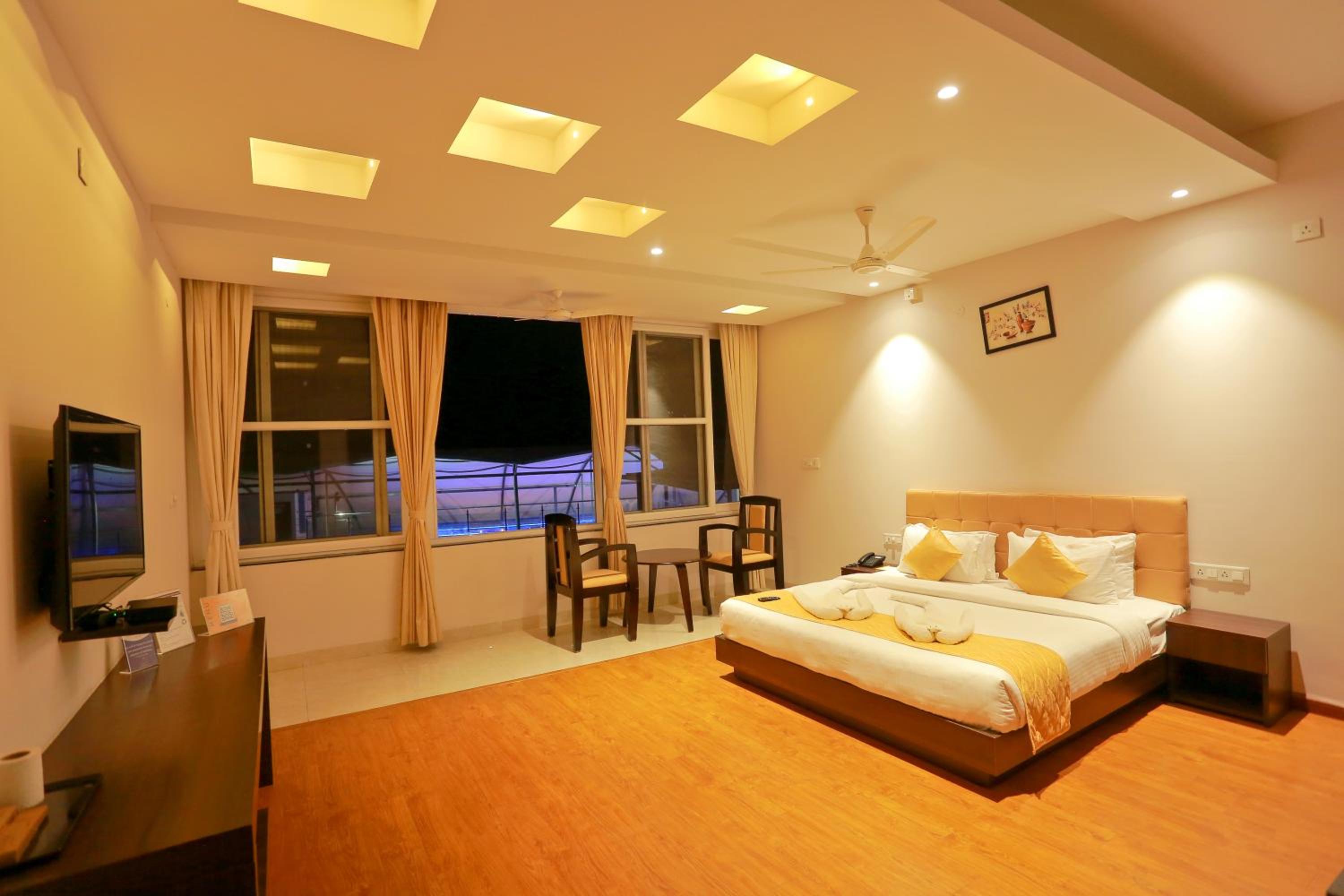 Deluxe Room Non A/C - Photo 1