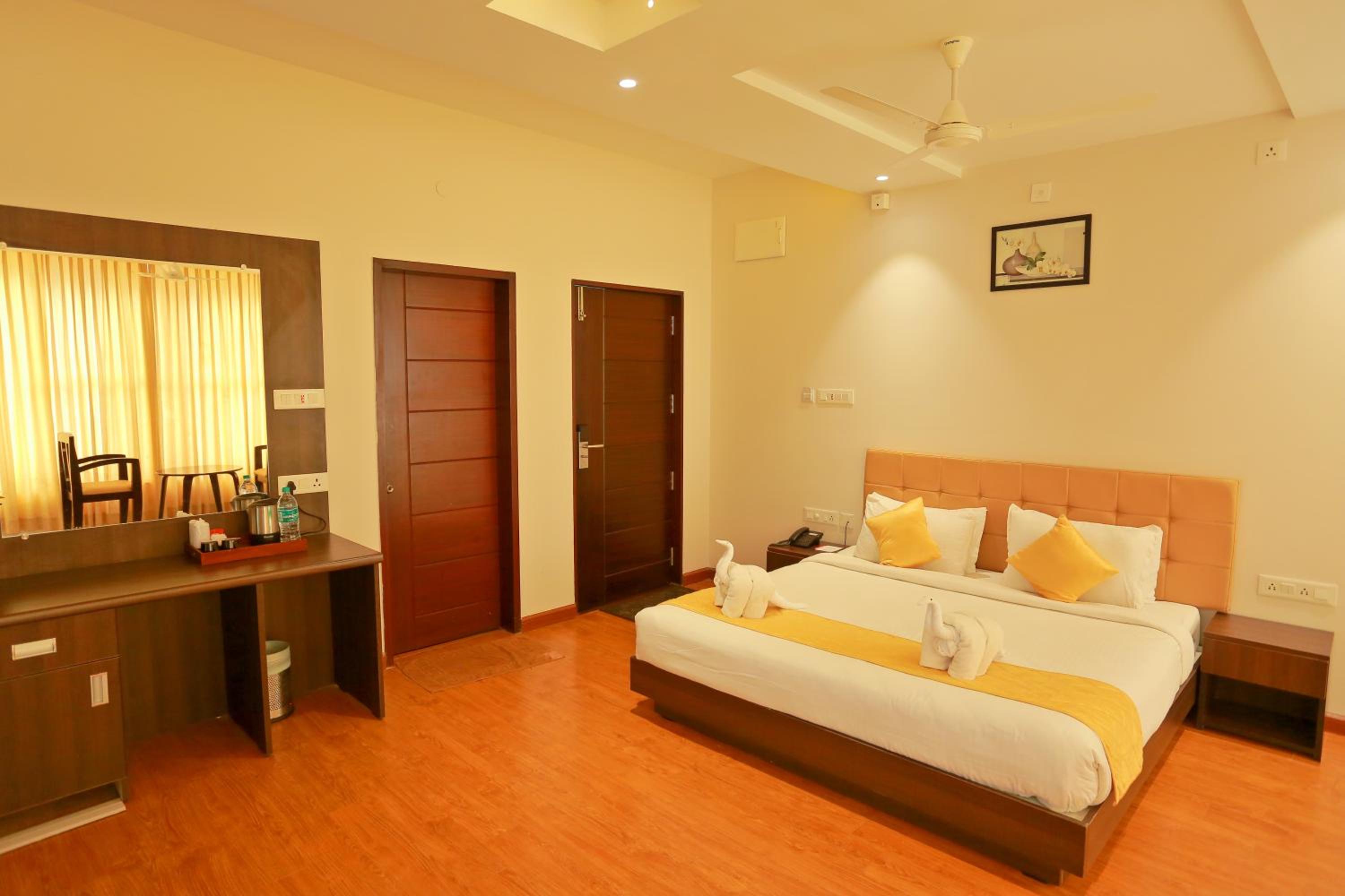 Deluxe Room Non A/C - Photo 3