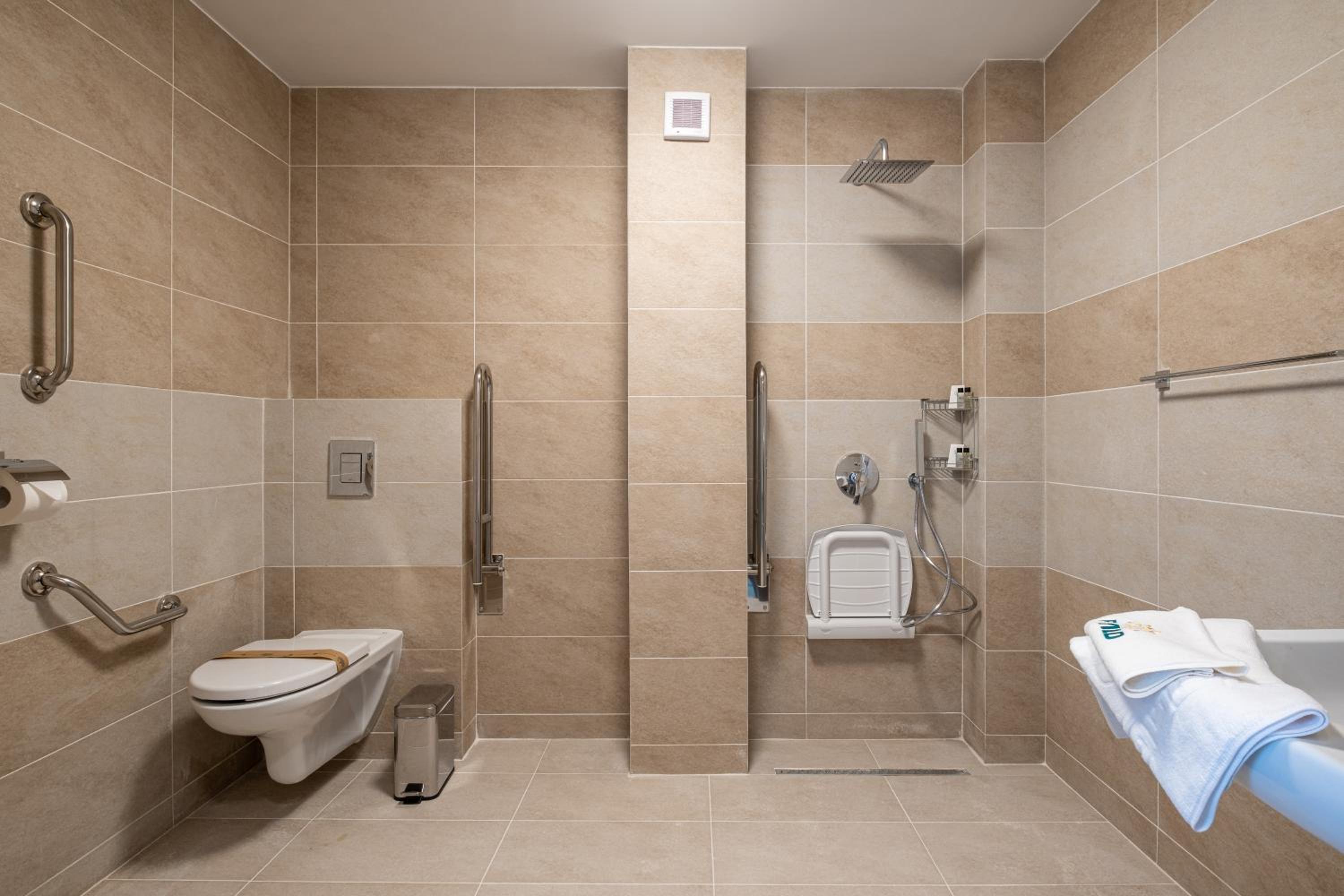 Double Room - Disability Access photo 3