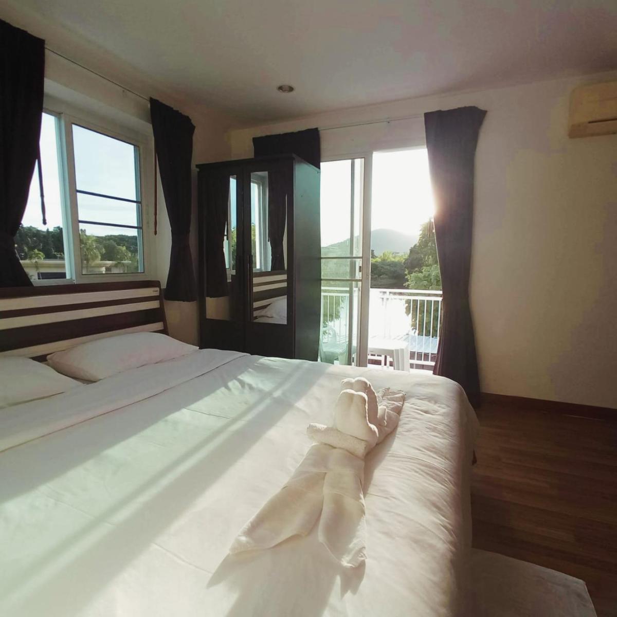 King Room with Mountain View photo 2