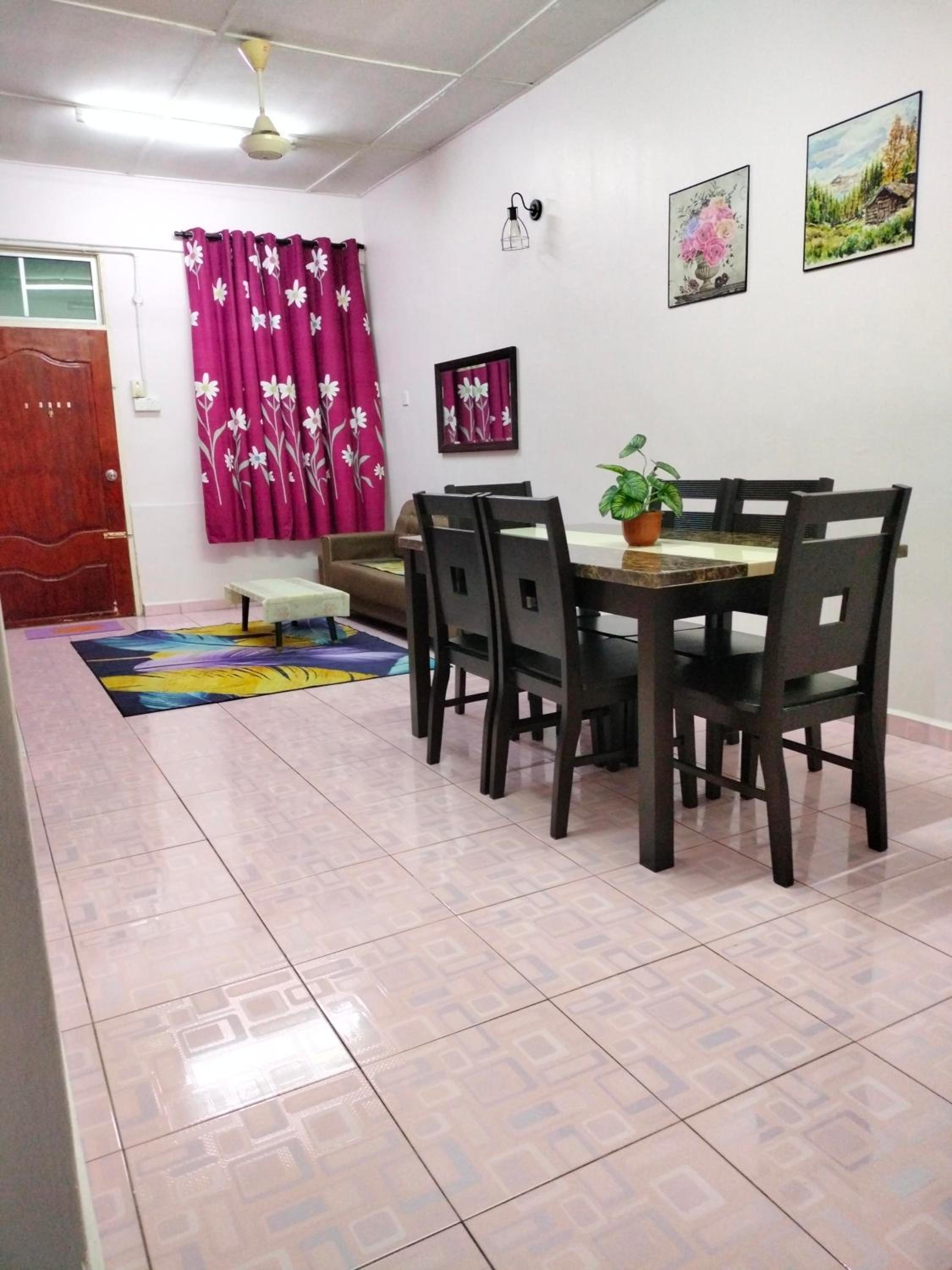 Three-Bedroom House photo 3
