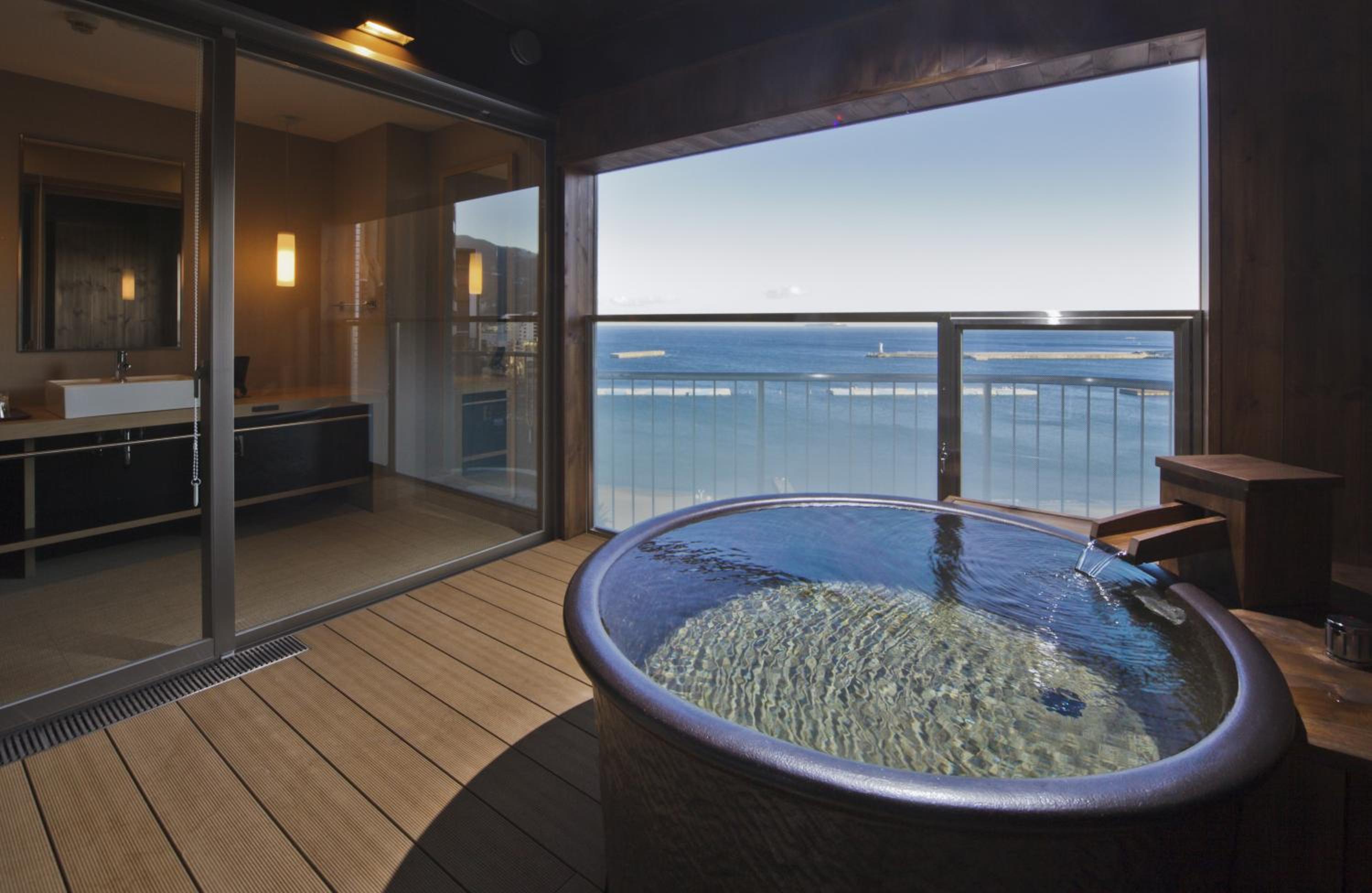 Suite - Non-Smoking -Top Floor photo 2