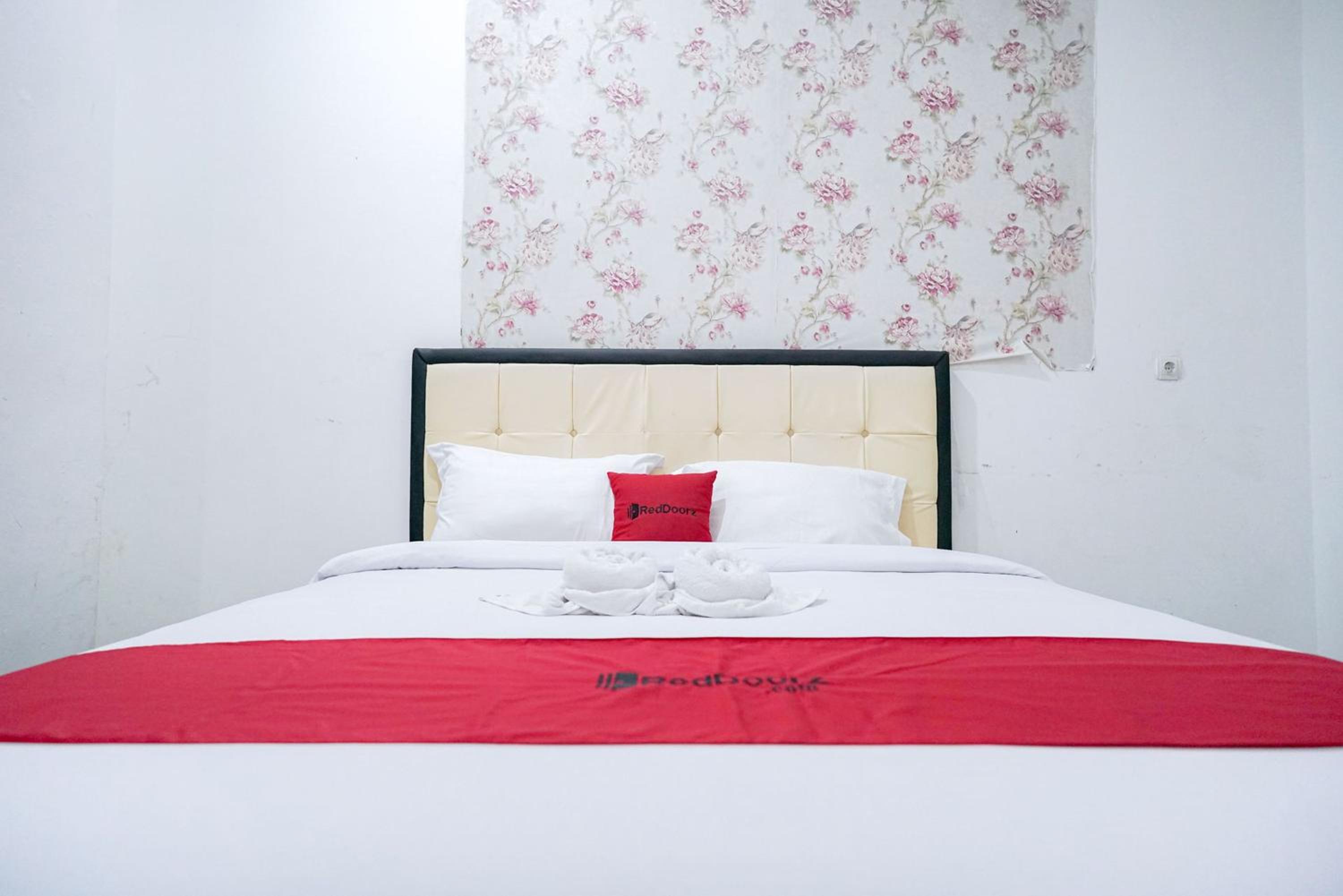 Deluxe Room - Photo 4