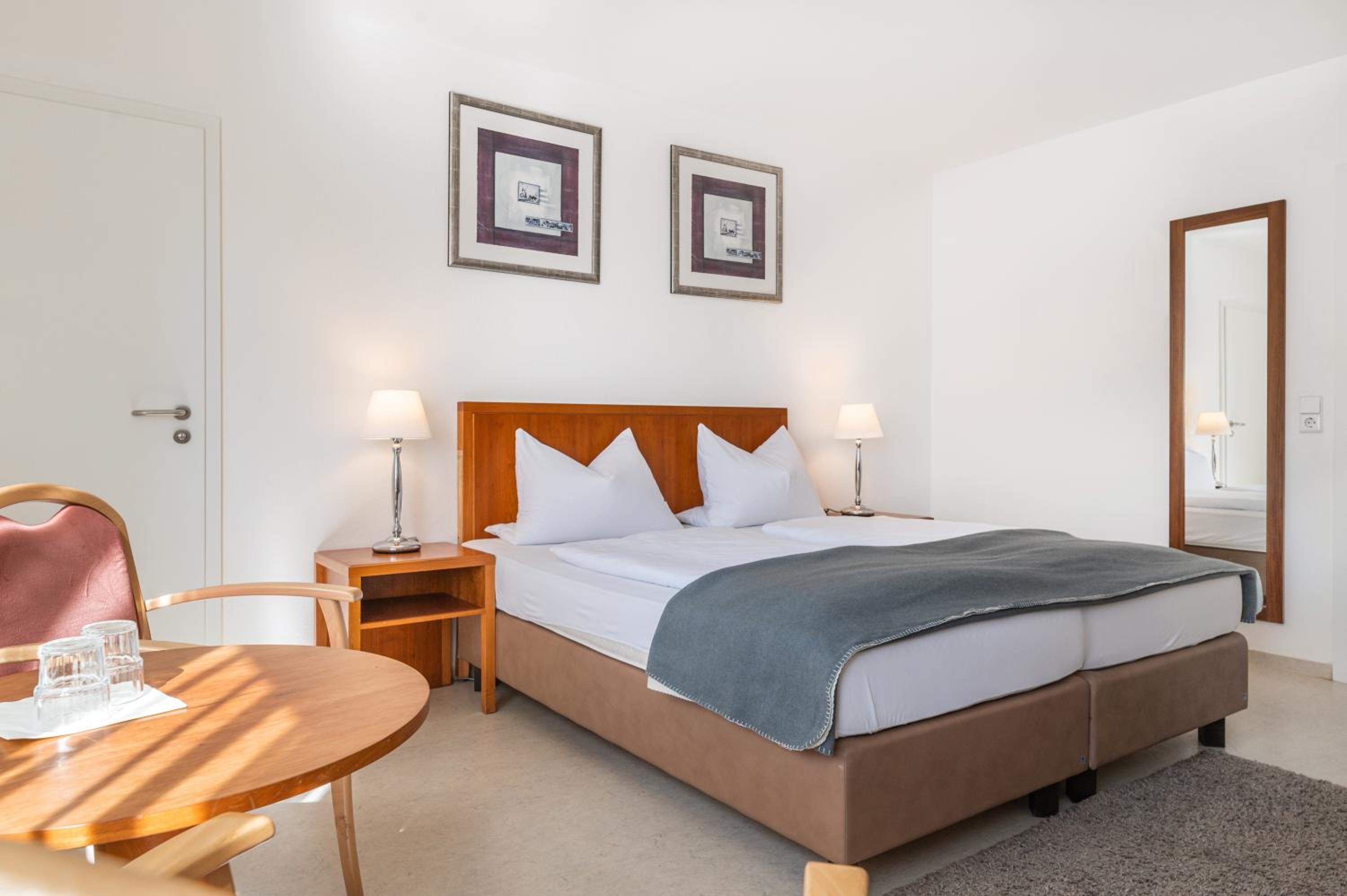 Double or Twin Room - Photo 4