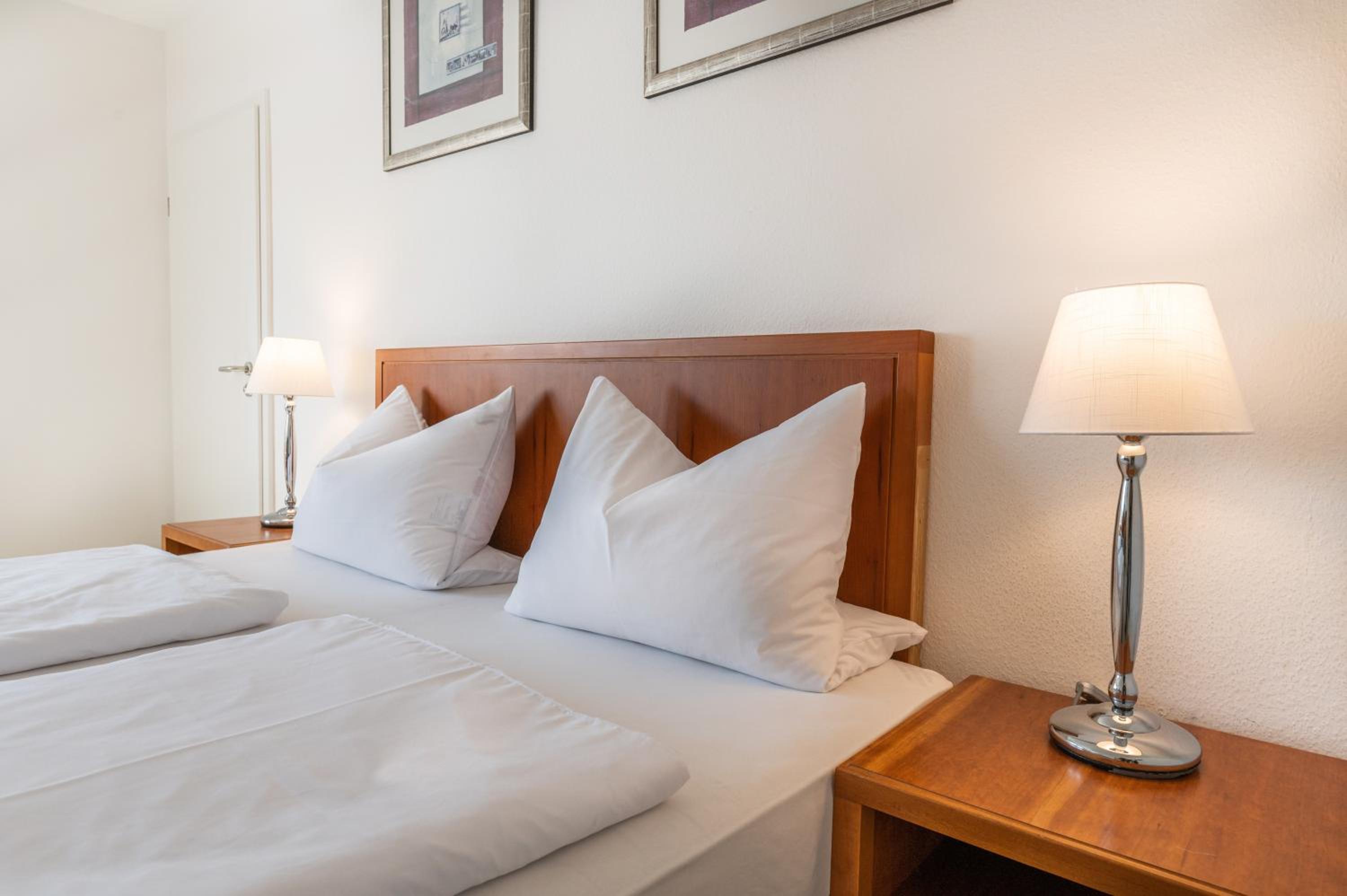 Double or Twin Room - Photo 5